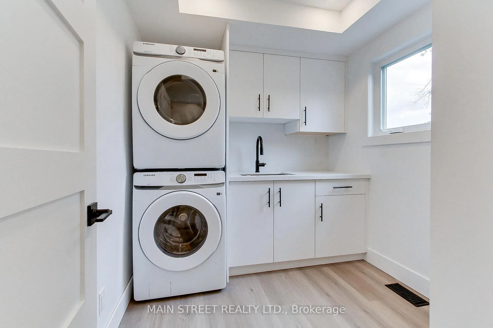 Photo 20 of 353 Pasadena Drive, Georgina, Keswick South — HOMEH
