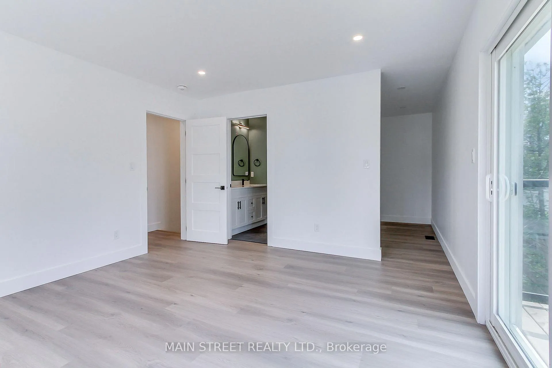 Photo 22 of 353 Pasadena Drive, Georgina, Keswick South — HOMEH