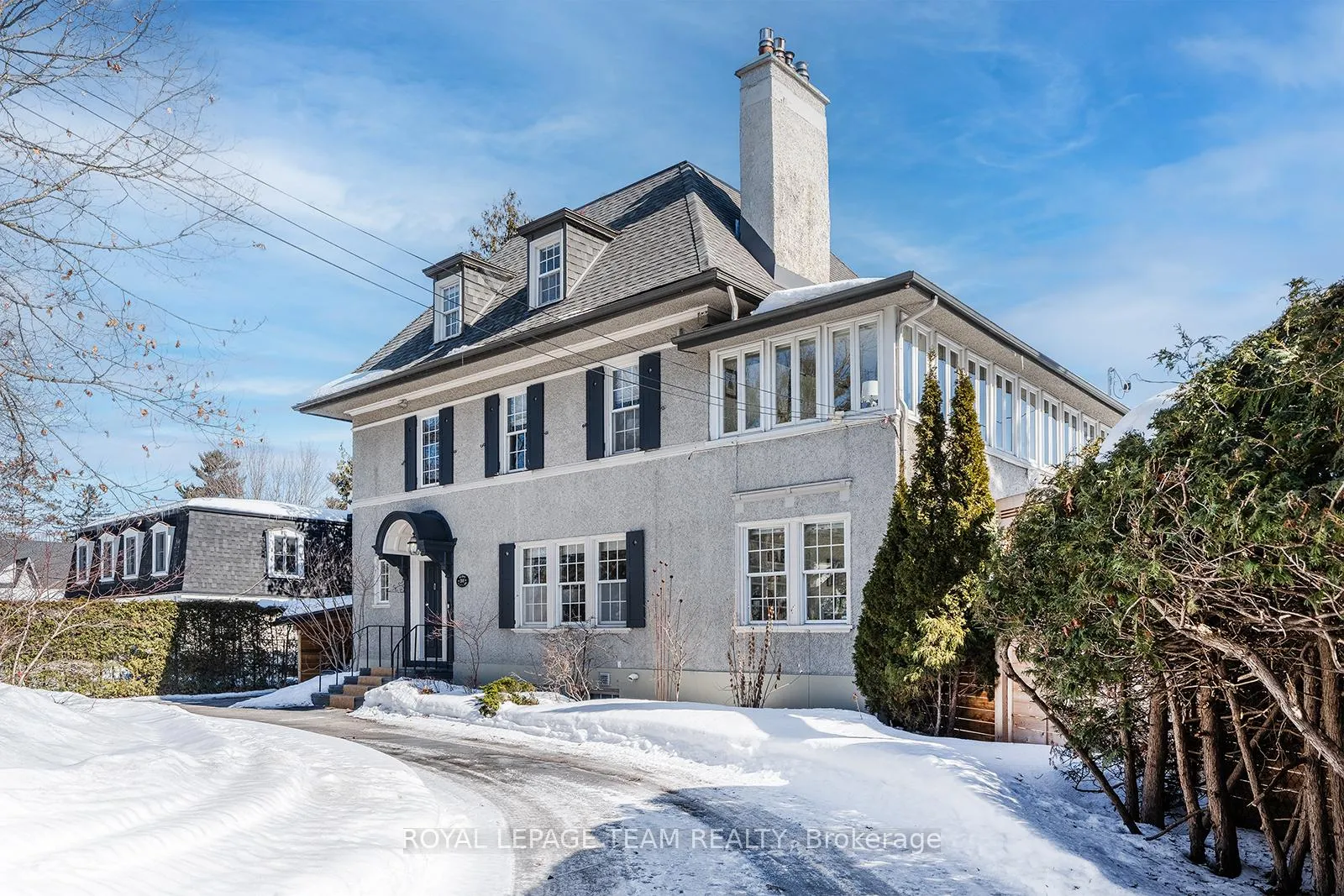 Front of 301 Buena Vista Road