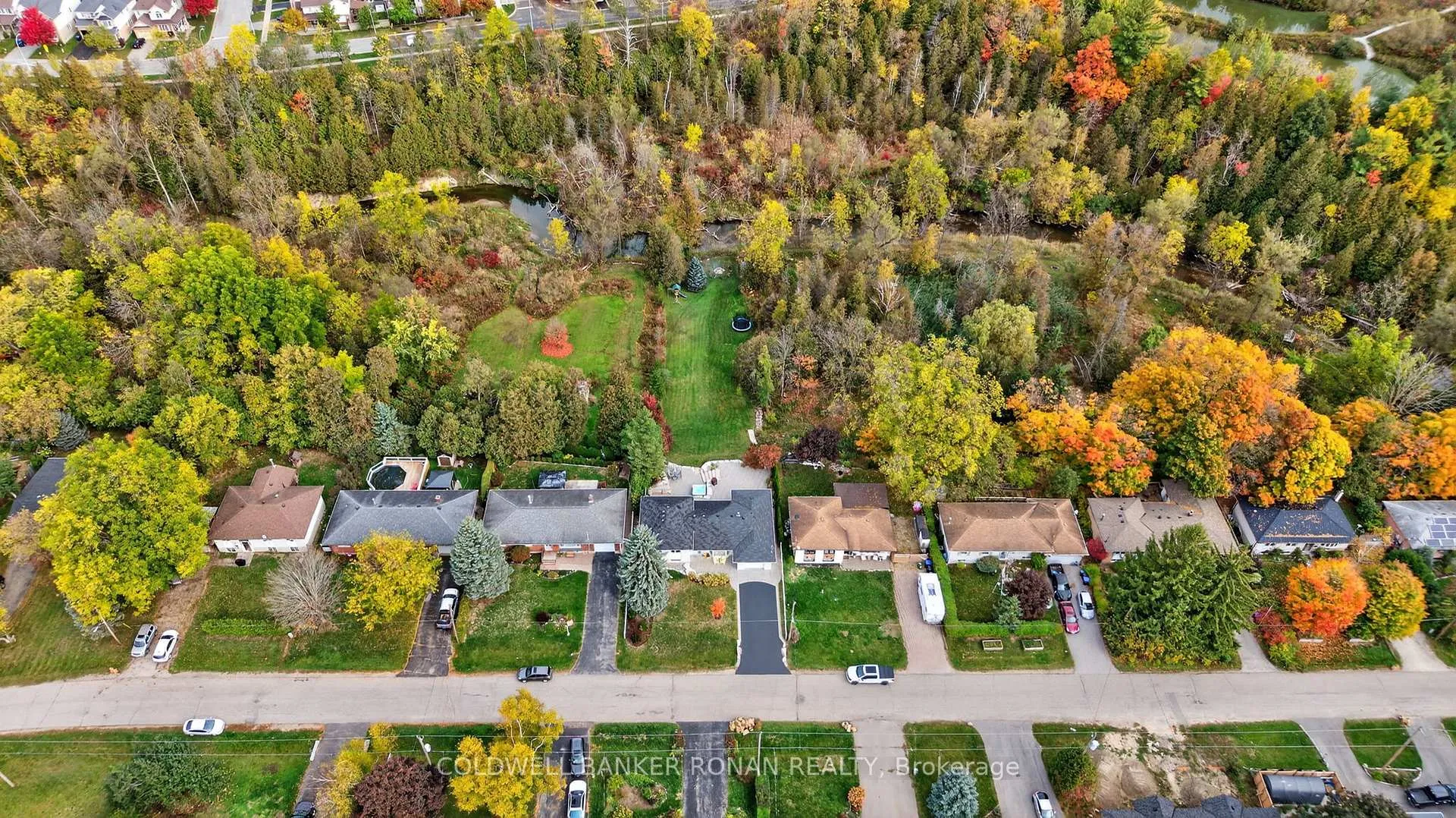 Photo 3 of 96 Boyne Crescent, New Tecumseth, Alliston — HOMEH