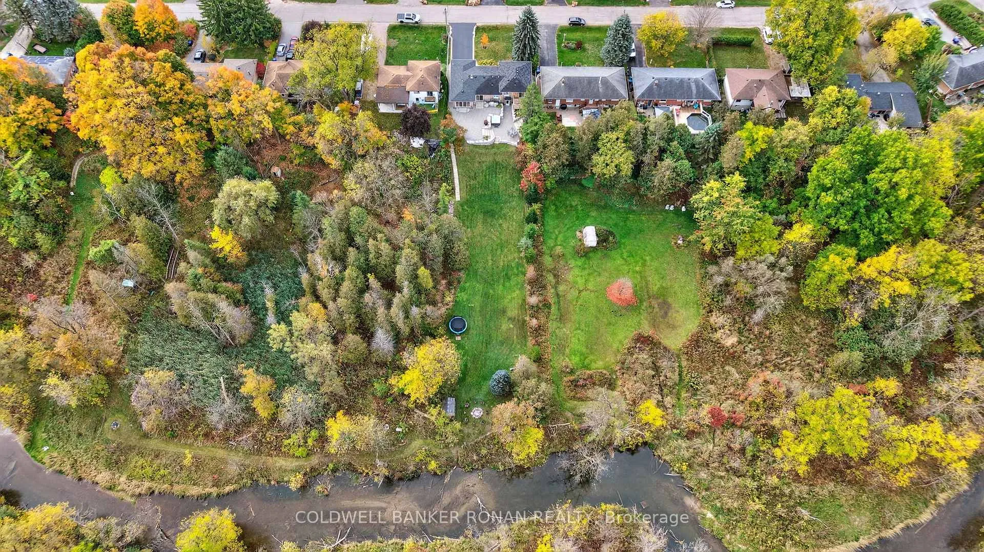 Photo 4 of 96 Boyne Crescent, New Tecumseth, Alliston — HOMEH