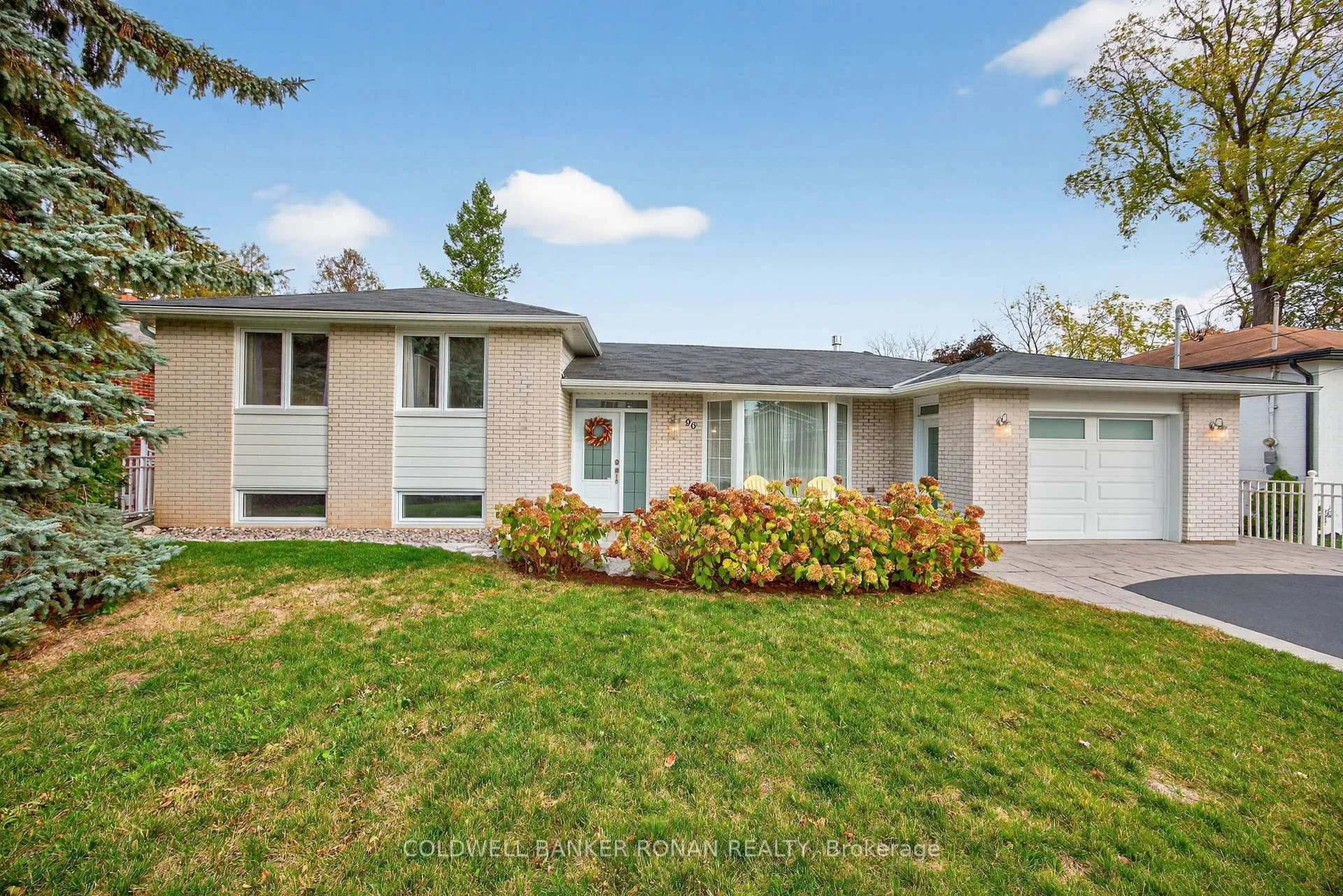 Photo 5 of 96 Boyne Crescent, New Tecumseth, Alliston — HOMEH