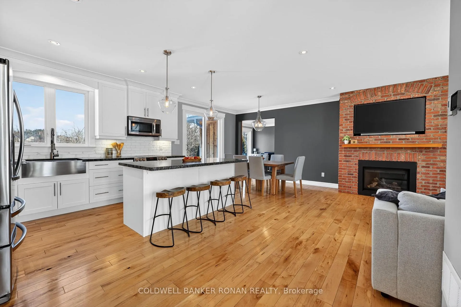 Photo 8 of 96 Boyne Crescent, New Tecumseth, Alliston — HOMEH