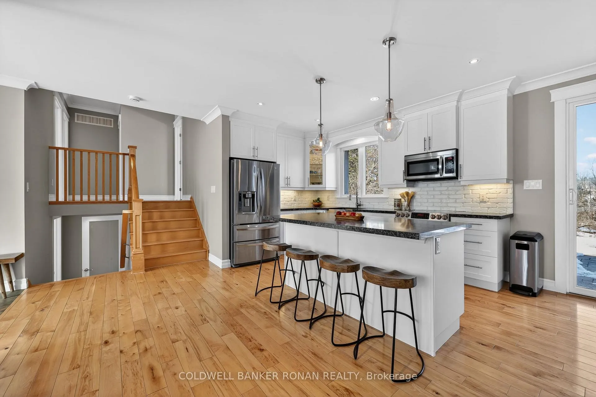 Photo 10 of 96 Boyne Crescent, New Tecumseth, Alliston — HOMEH