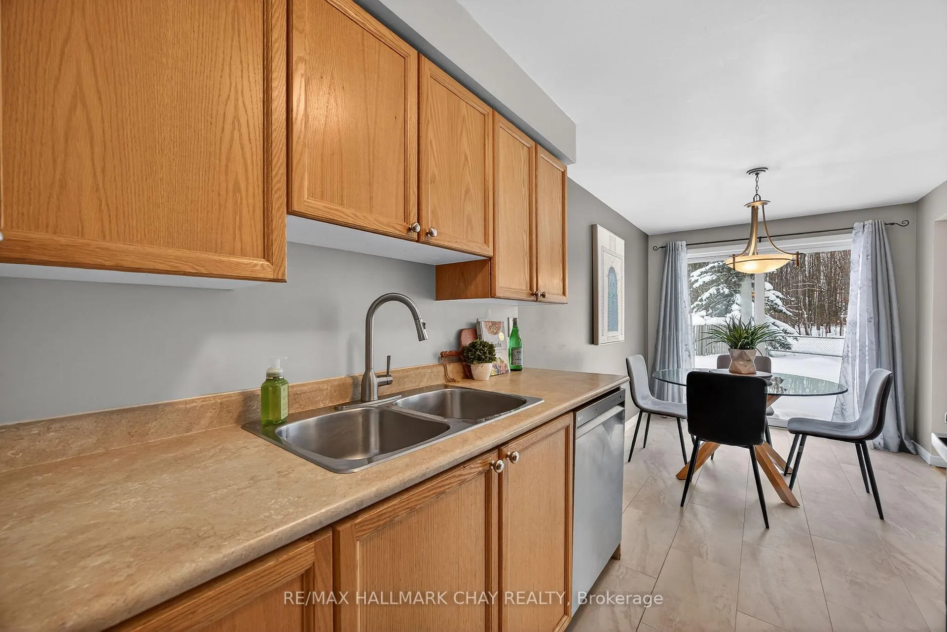 Photo 18 of 36 Goodwin Drive, Barrie, Painswick South — HOMEH