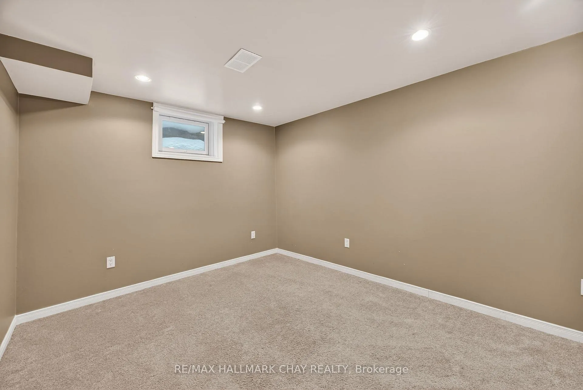 Photo 27 of 36 Goodwin Drive, Barrie, Painswick South — HOMEH