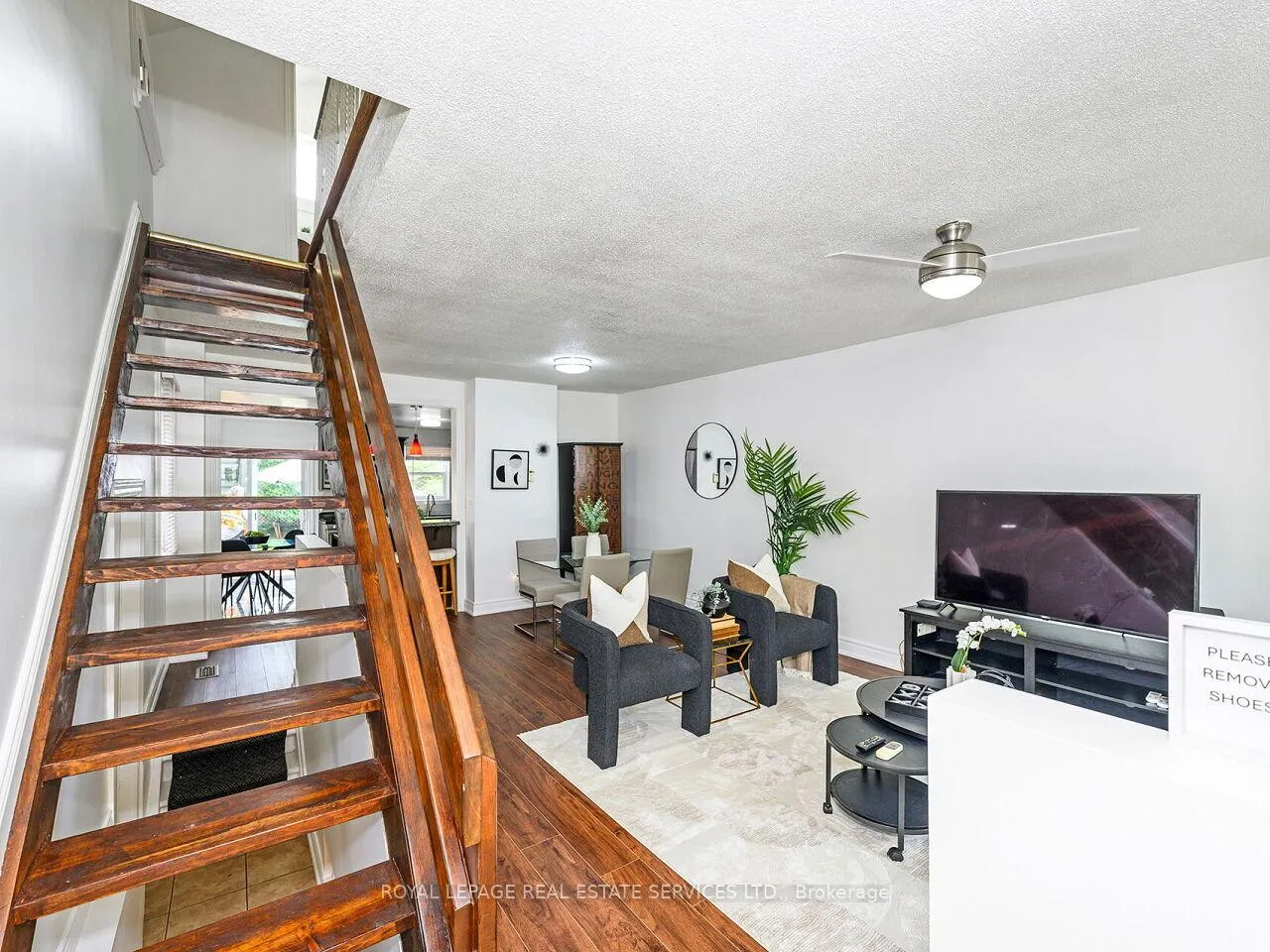Photo 7 of 135 Bernice Crescent, Toronto, Rockcliffe-Smythe — HOMEH