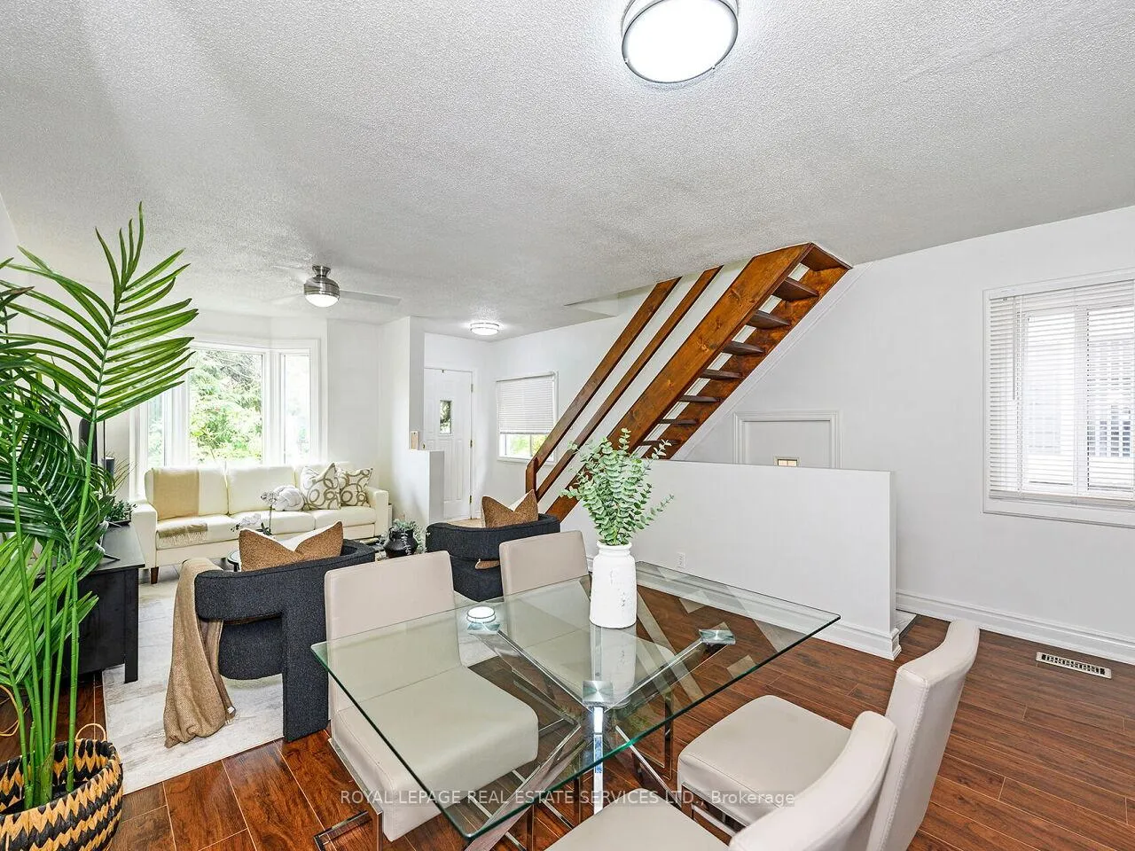 Photo 8 of 135 Bernice Crescent, Toronto, Rockcliffe-Smythe — HOMEH