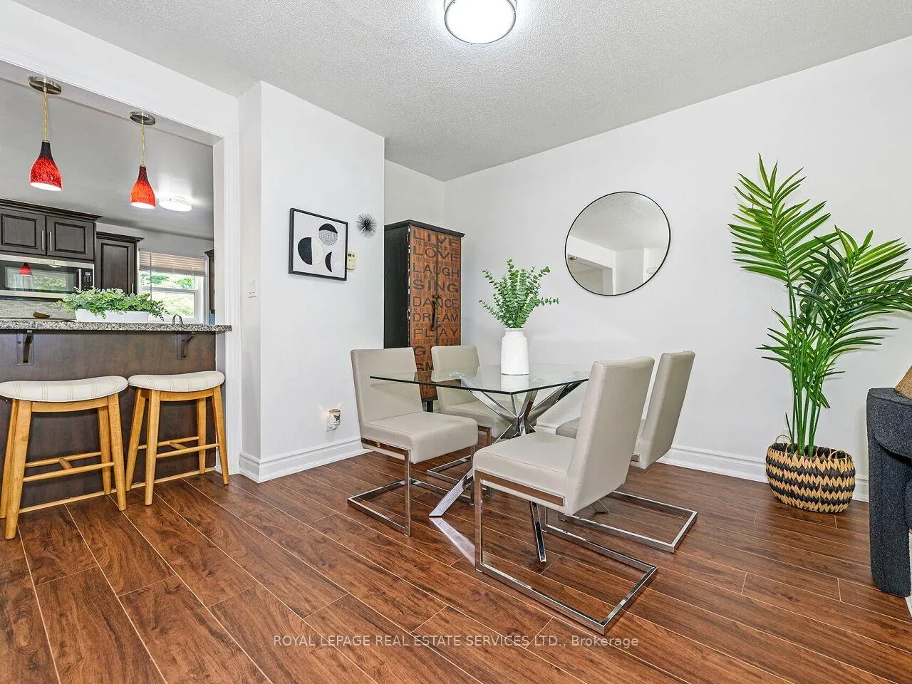 Photo 10 of 135 Bernice Crescent, Toronto, Rockcliffe-Smythe — HOMEH