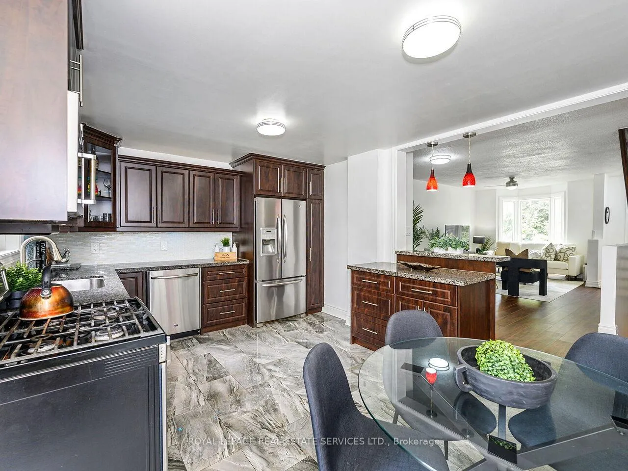Photo 12 of 135 Bernice Crescent, Toronto, Rockcliffe-Smythe — HOMEH