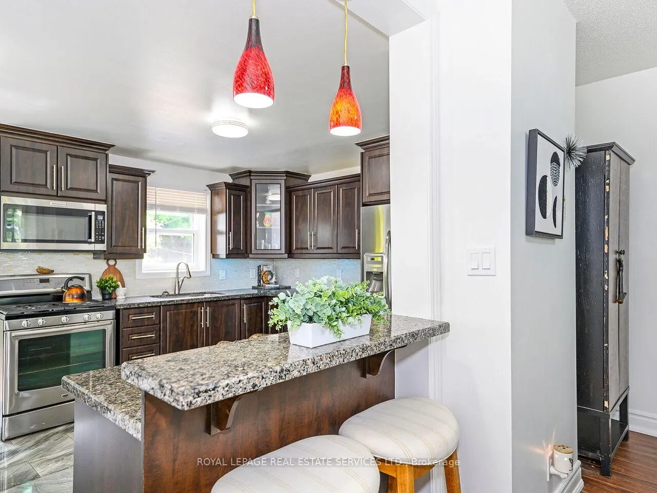 Photo 17 of 135 Bernice Crescent, Toronto, Rockcliffe-Smythe — HOMEH