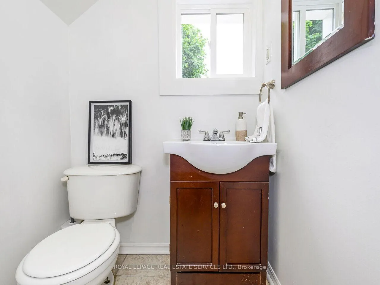 Photo 22 of 135 Bernice Crescent, Toronto, Rockcliffe-Smythe — HOMEH
