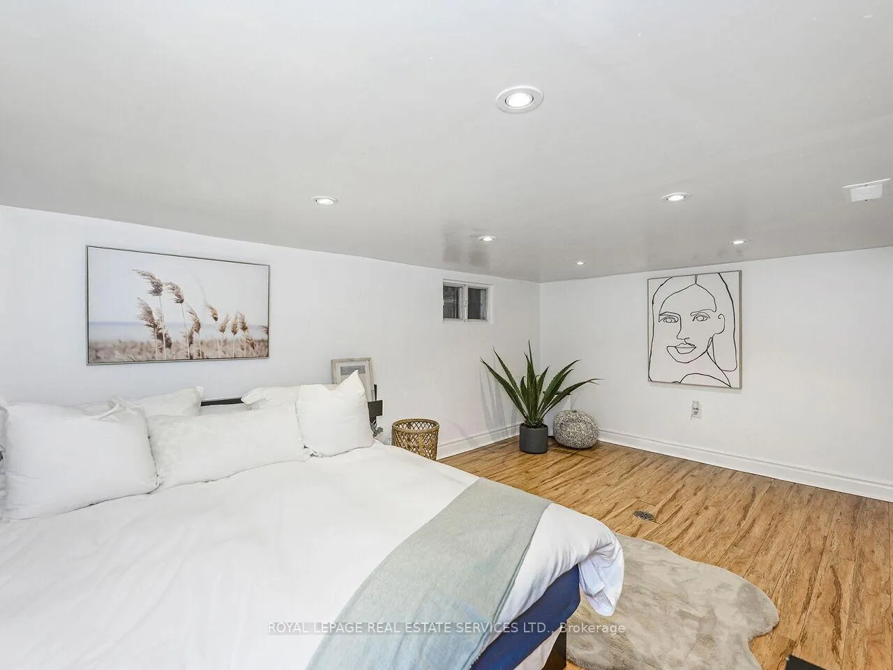 Photo 23 of 135 Bernice Crescent, Toronto, Rockcliffe-Smythe — HOMEH