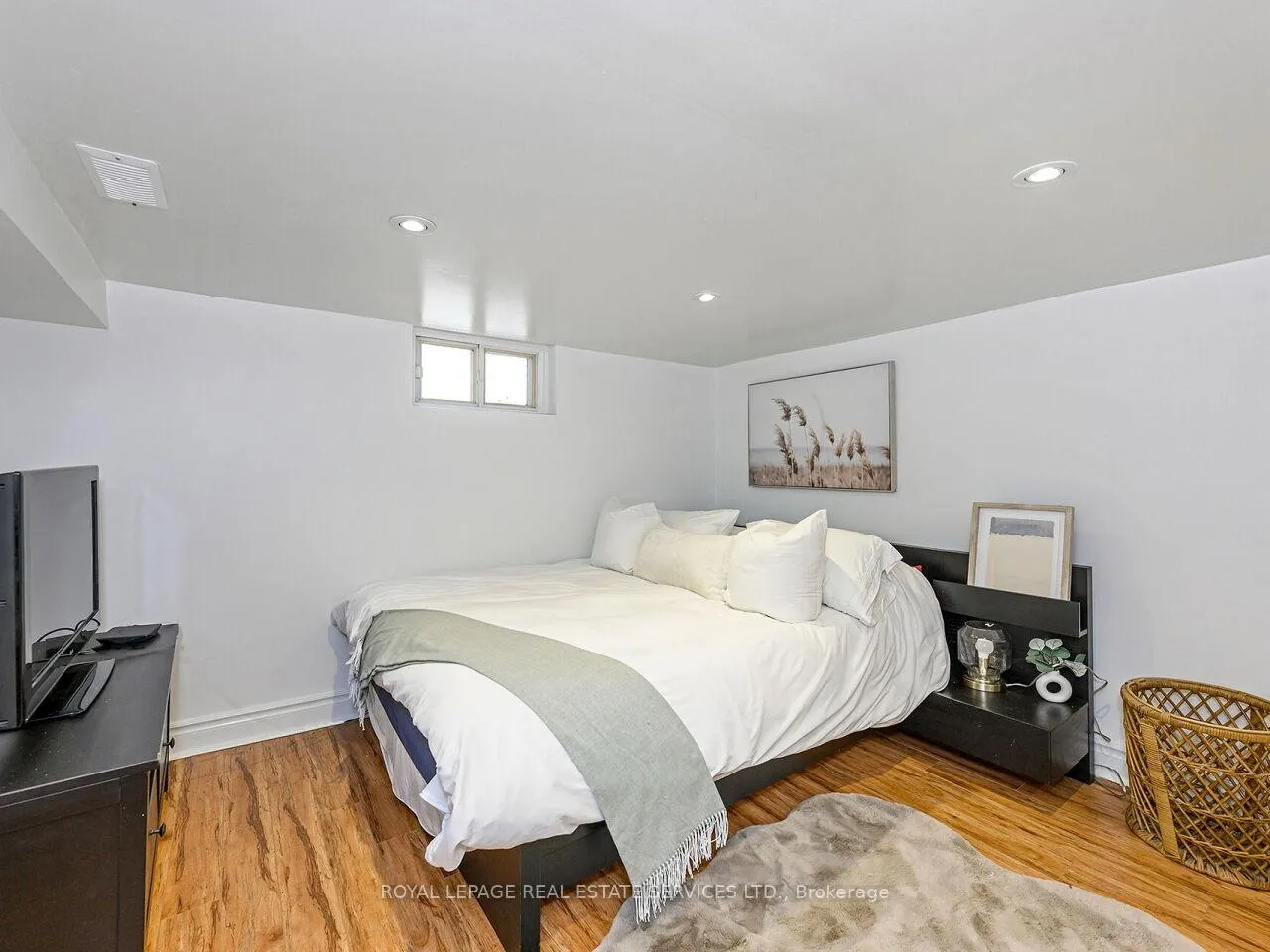 Photo 24 of 135 Bernice Crescent, Toronto, Rockcliffe-Smythe — HOMEH