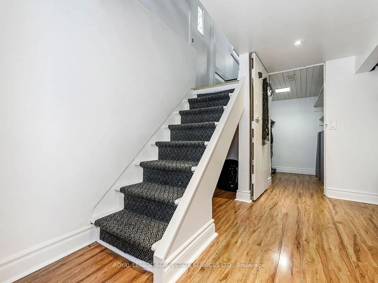 Photo 34 of 135 Bernice Crescent, Toronto, Rockcliffe-Smythe — HOMEH