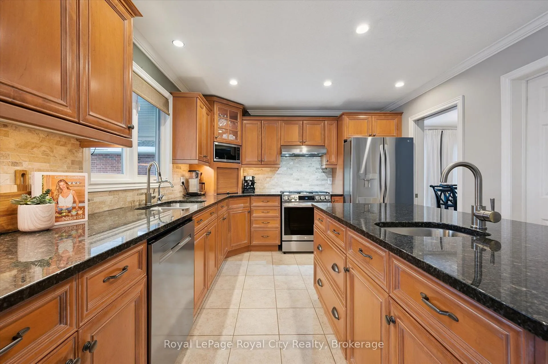 Photo 11 of 60 Hazelwood Drive, Guelph, Kortright Hills — HOMEH
