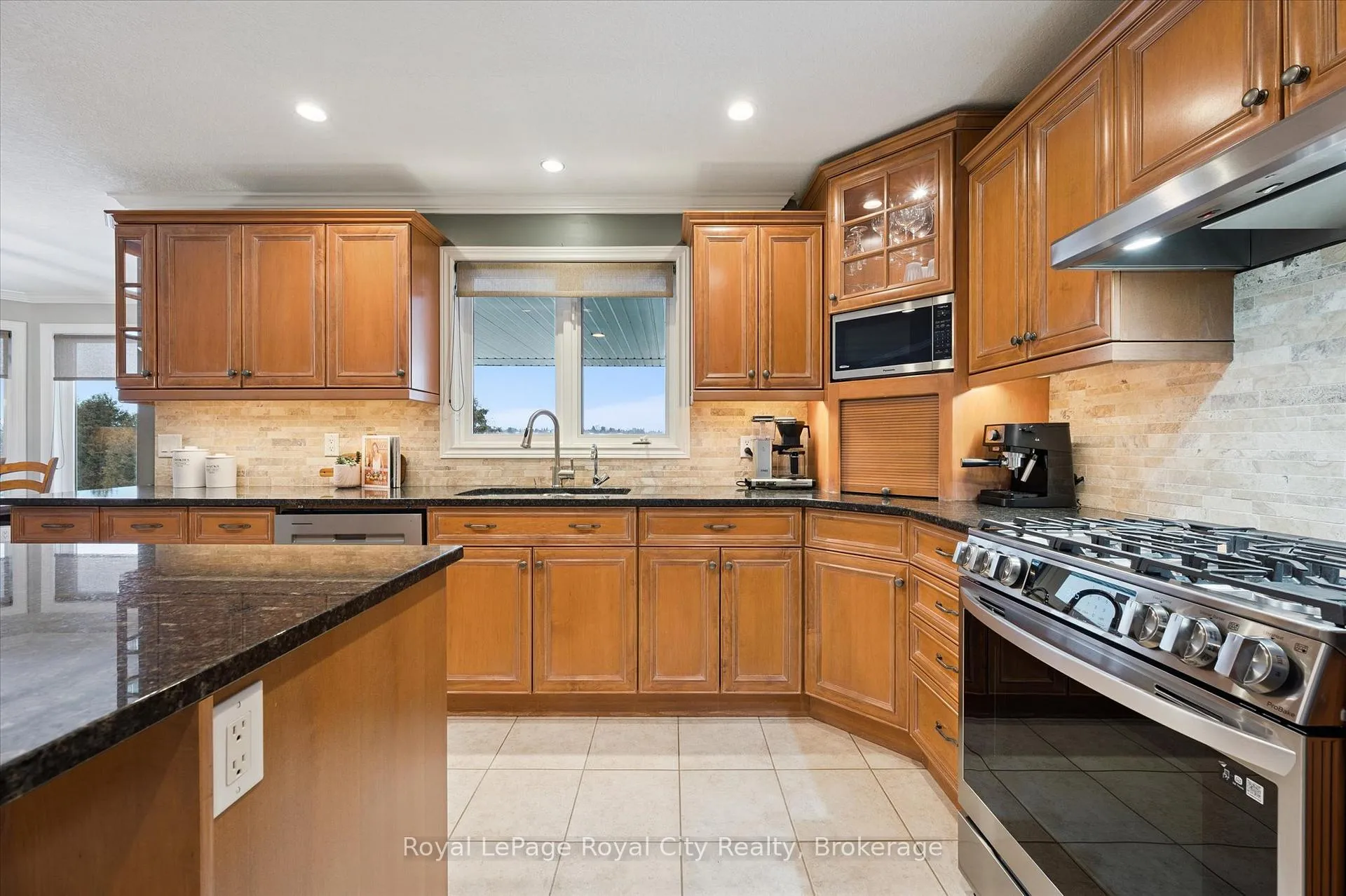Photo 12 of 60 Hazelwood Drive, Guelph, Kortright Hills — HOMEH