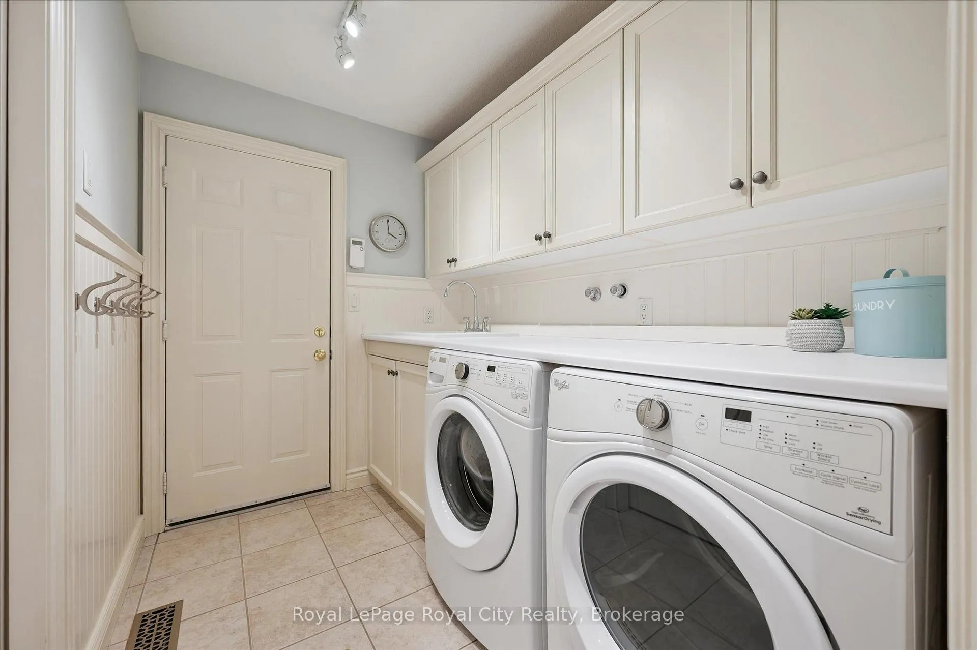 Photo 21 of 60 Hazelwood Drive, Guelph, Kortright Hills — HOMEH