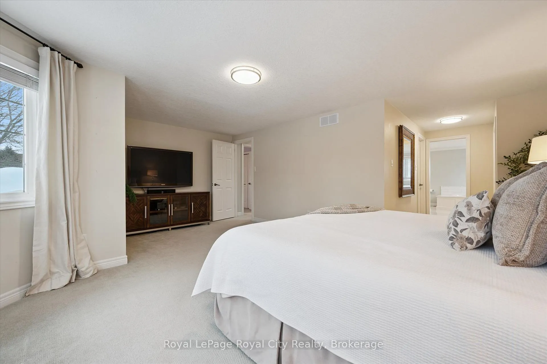 Photo 28 of 60 Hazelwood Drive, Guelph, Kortright Hills — HOMEH