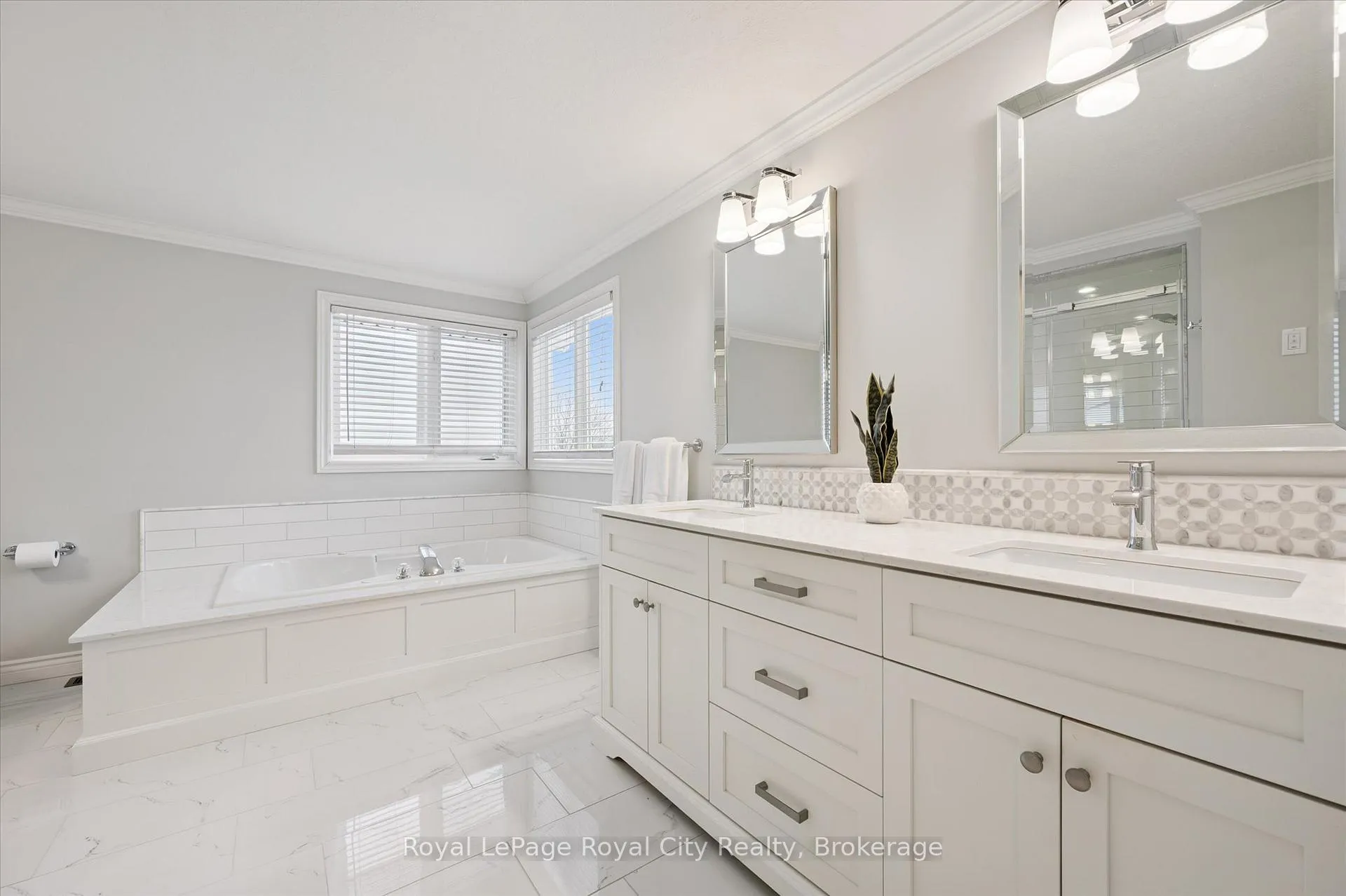 Photo 30 of 60 Hazelwood Drive, Guelph, Kortright Hills — HOMEH