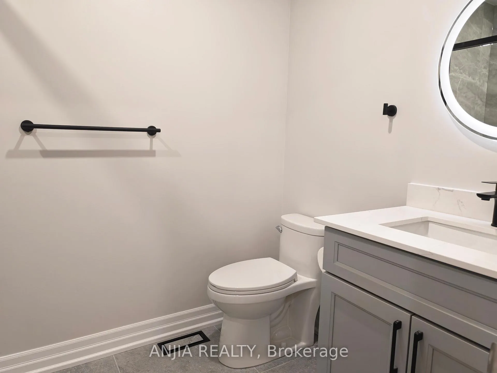 Photo 6 of Unit 2nd floor #2, 5 Janna Court, Markham, Village Green-South Unionville — HOMEH