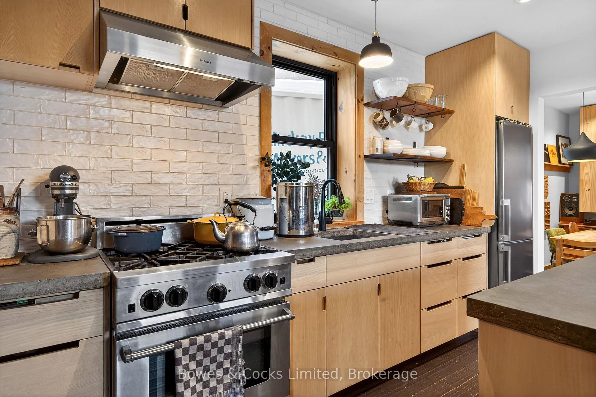 Photo 7 of 262 Munroe Avenue, Peterborough, Ashburnham Ward 4 — HOMEH