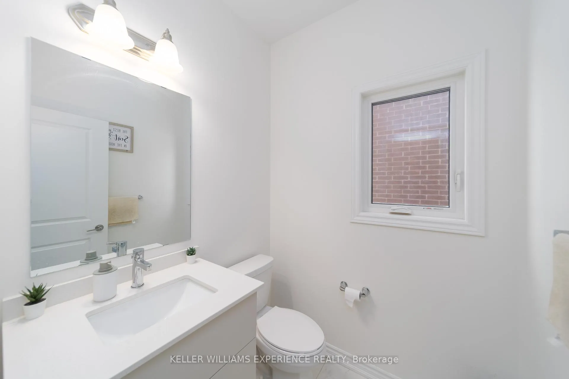 Photo 4 of 82 Phoenix Boulevard, Barrie, Rural Barrie Southeast — HOMEH