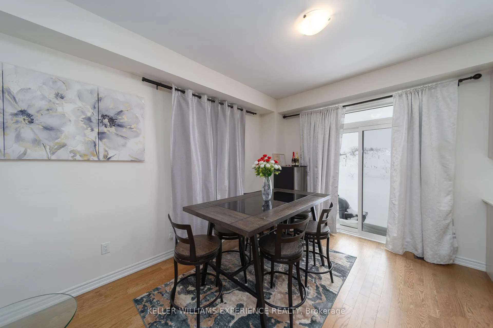 Photo 10 of 82 Phoenix Boulevard, Barrie, Rural Barrie Southeast — HOMEH