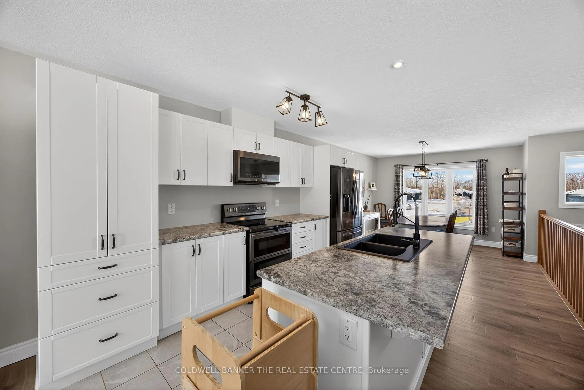 Photo 11 of 31 Ralph Dalton Boulevard, Tay, Victoria Harbour — HOMEH