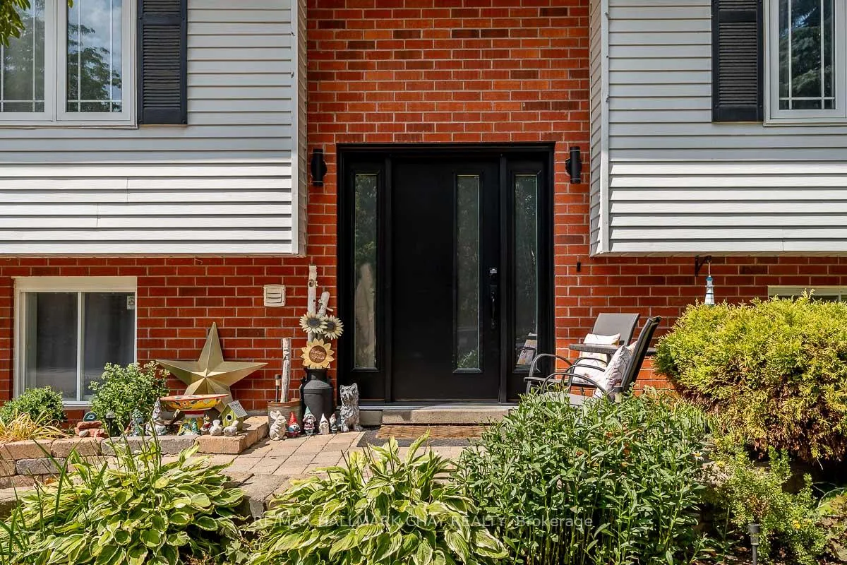 Photo 4 of 61 Marshall Crescent, Essa, Baxter — HOMEH
