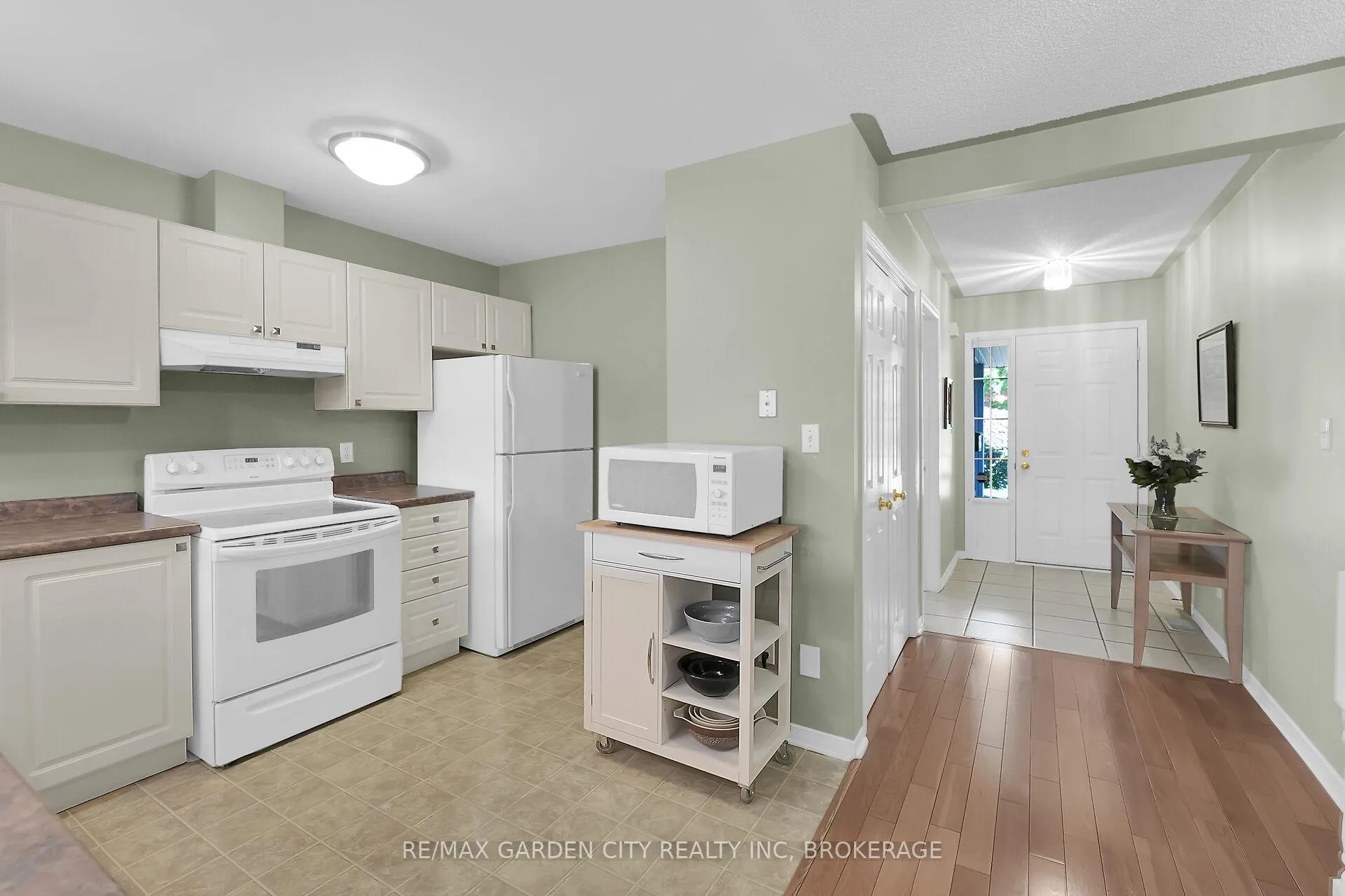 Photo 3 of 176 Beckett Crescent, Pelham, Fonthill — HOMEH