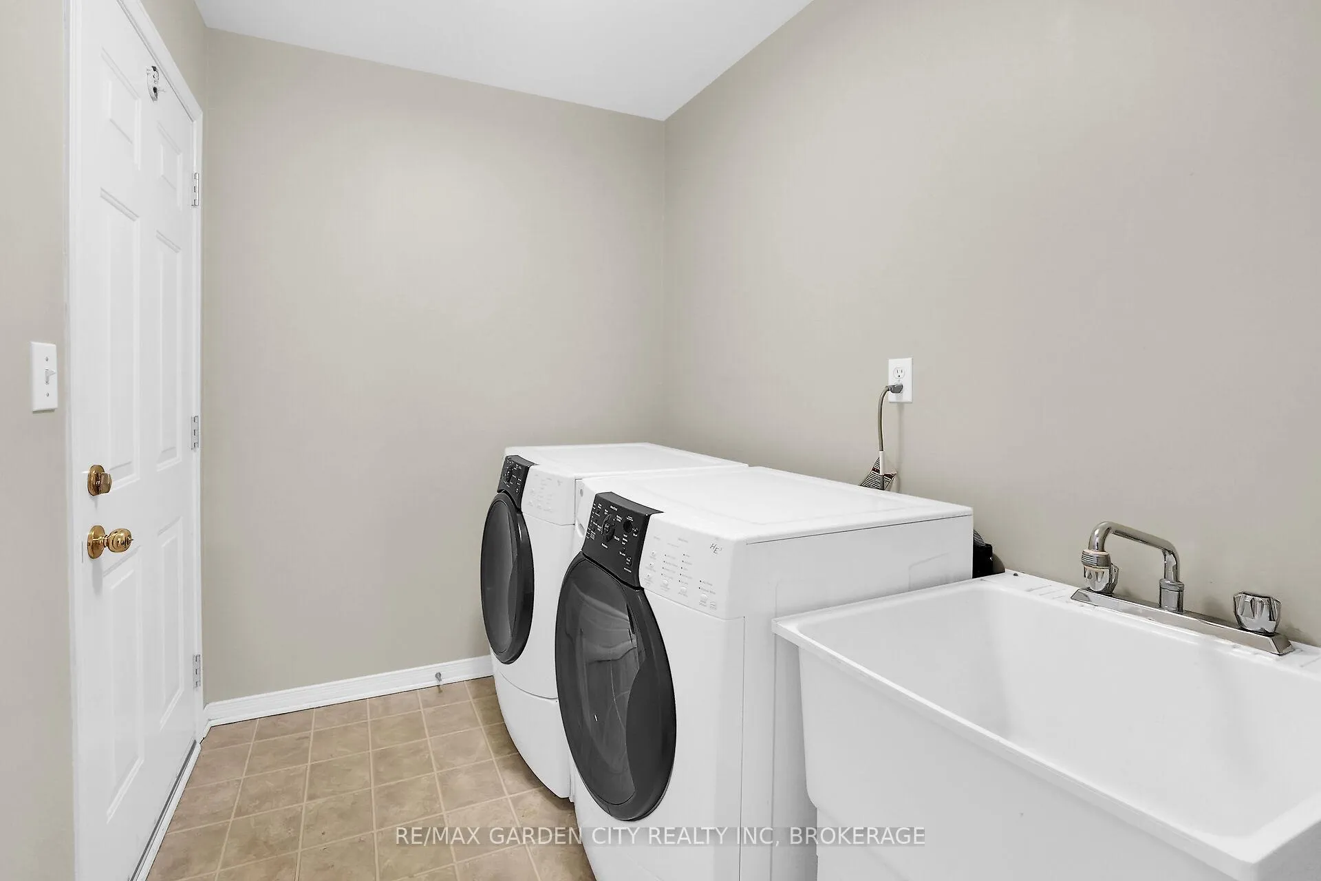 Photo 22 of 176 Beckett Crescent, Pelham, Fonthill — HOMEH