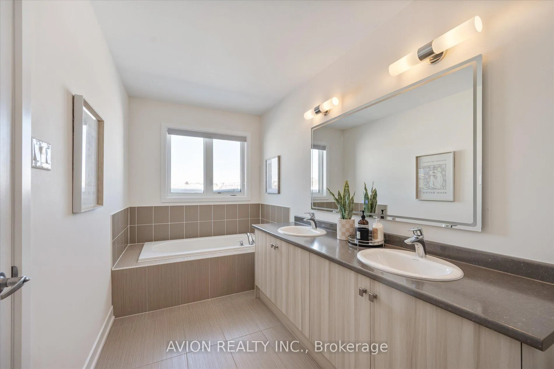 Photo 21 of 96 Donald Fleming Way N, Whitby, Pringle Creek — HOMEH