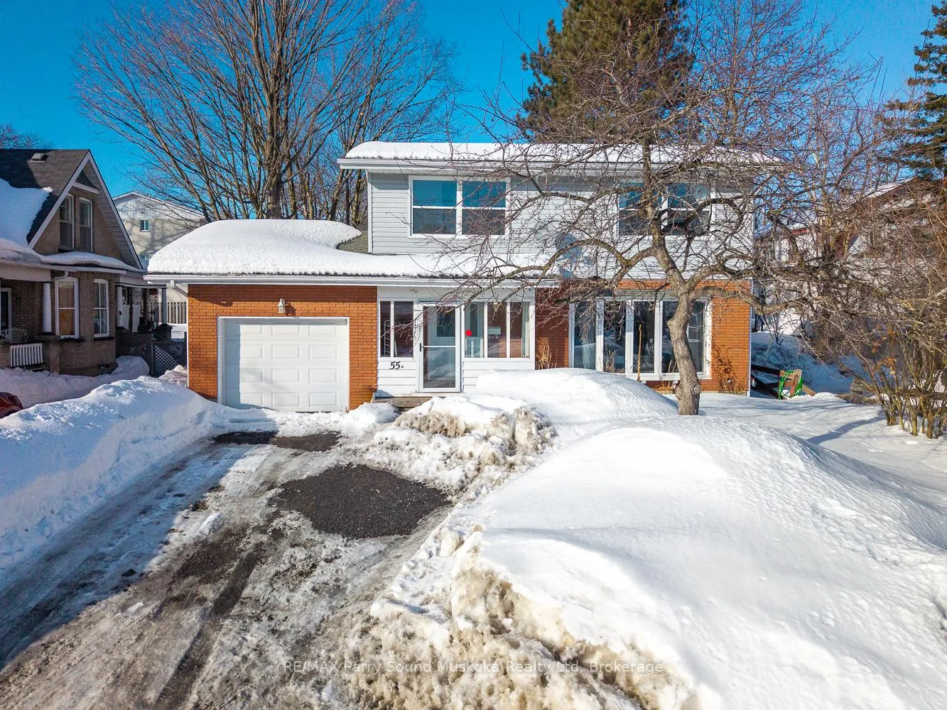 Photo 3 of 55 A Cascade Street E, Parry Sound — HOMEH