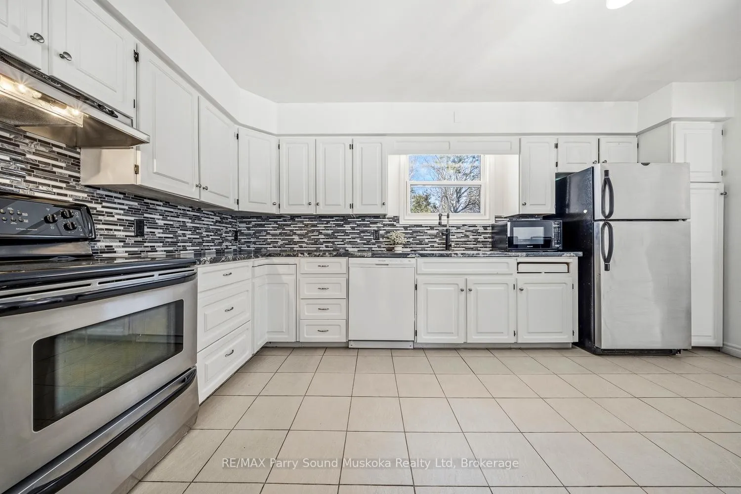 Photo 14 of 55 A Cascade Street E, Parry Sound — HOMEH