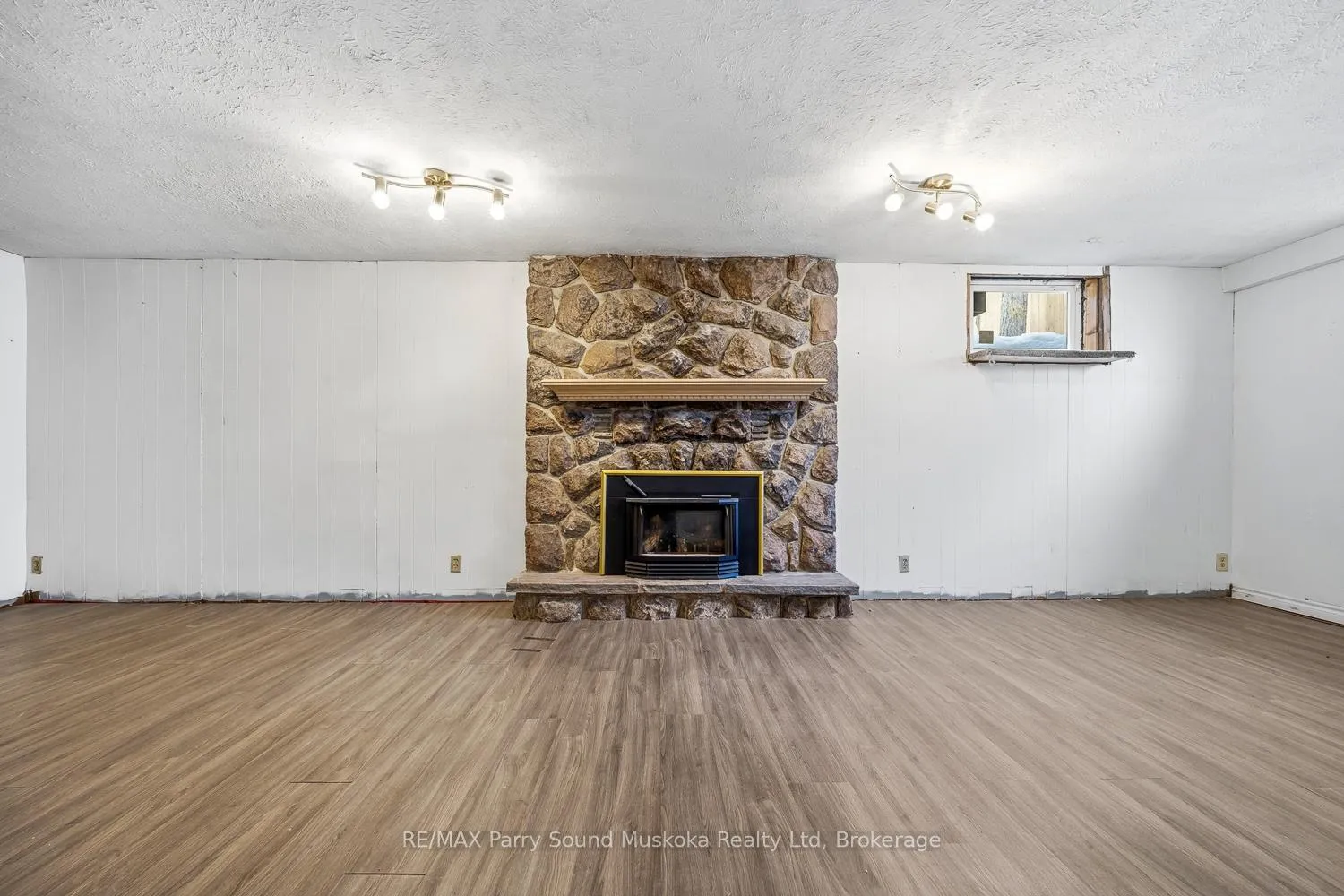 Photo 34 of 55 A Cascade Street E, Parry Sound — HOMEH