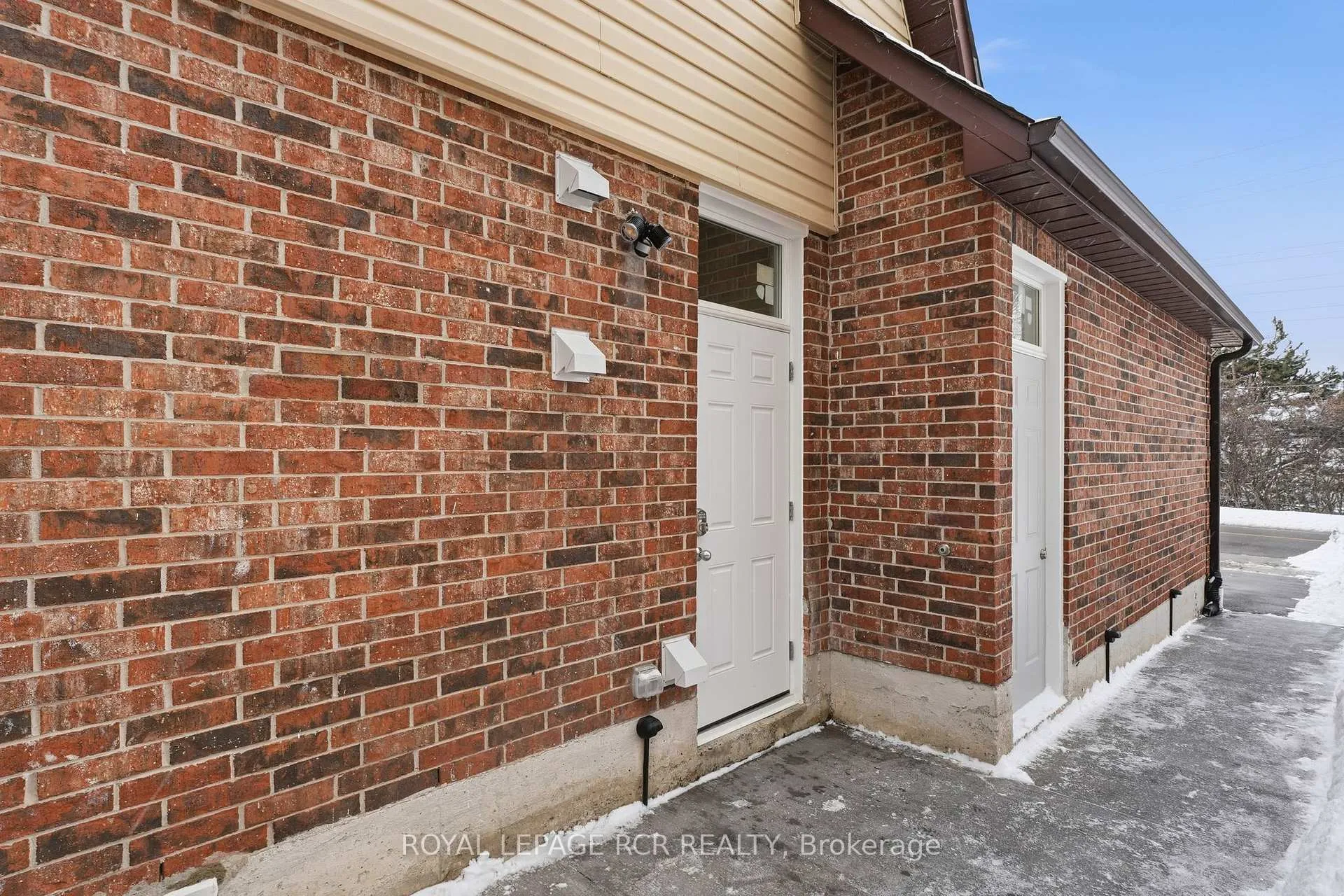 Photo 3 of 74 Old Yonge Street, Aurora, Aurora Village — HOMEH