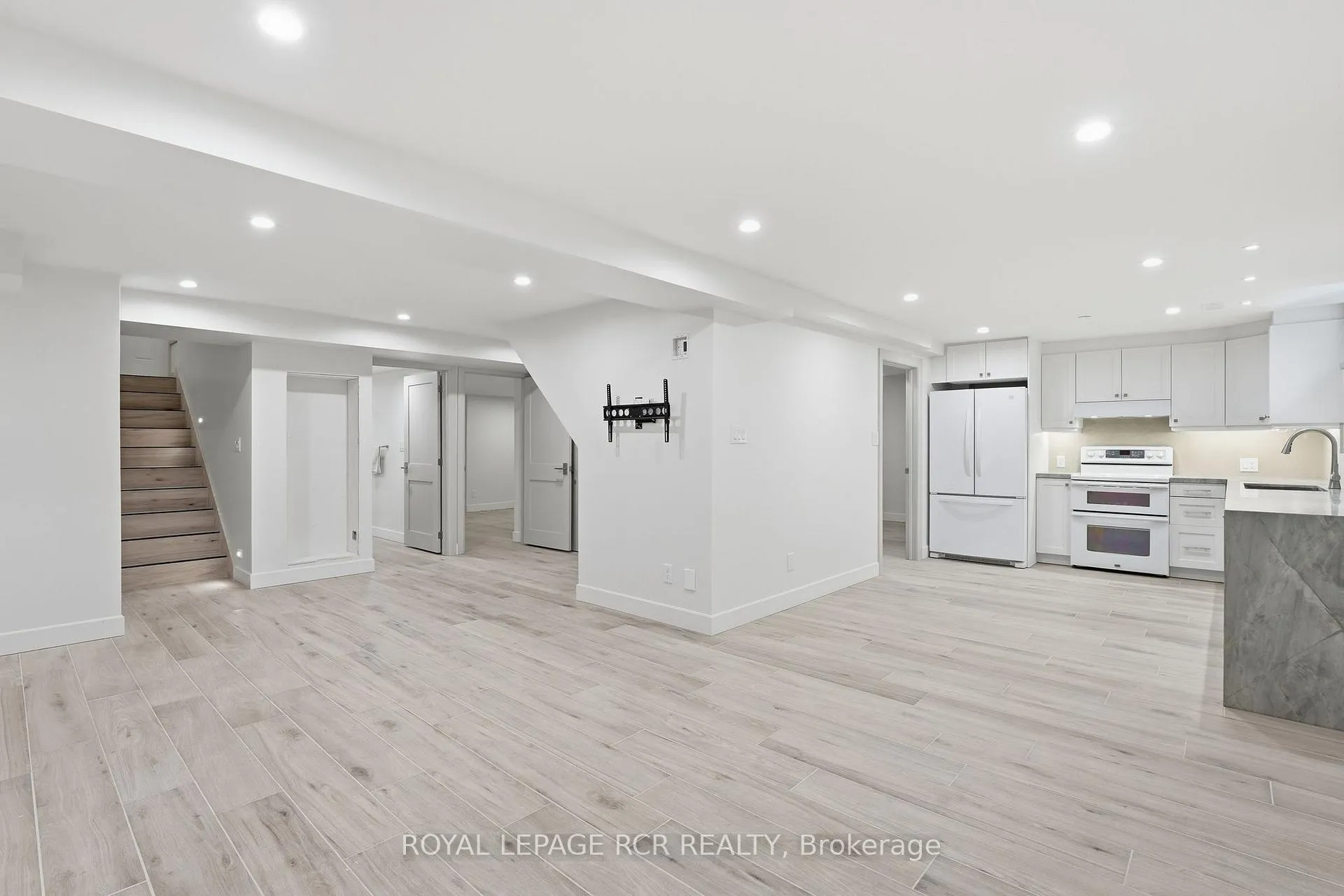 Photo 14 of 74 Old Yonge Street, Aurora, Aurora Village — HOMEH