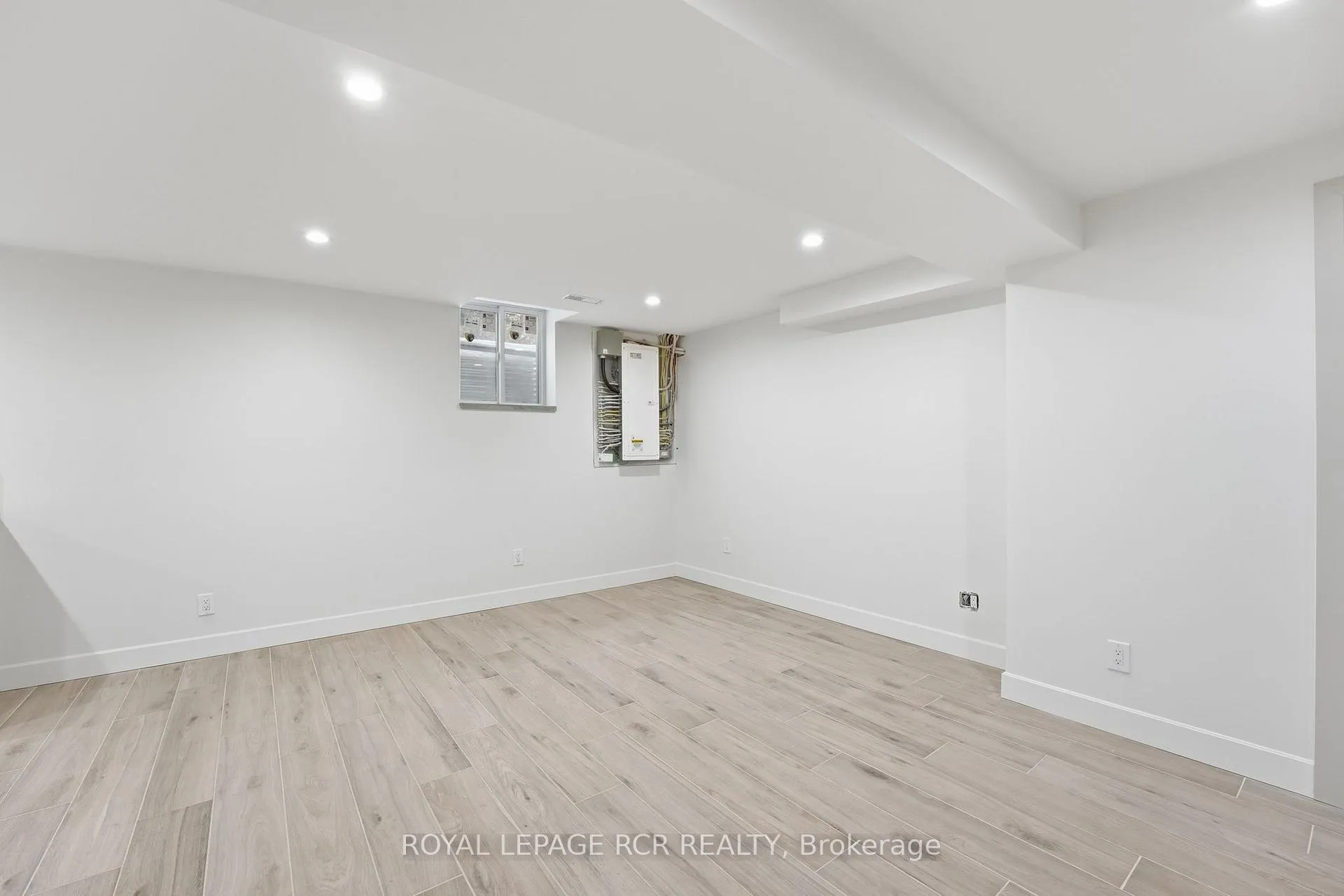 Photo 15 of 74 Old Yonge Street, Aurora, Aurora Village — HOMEH