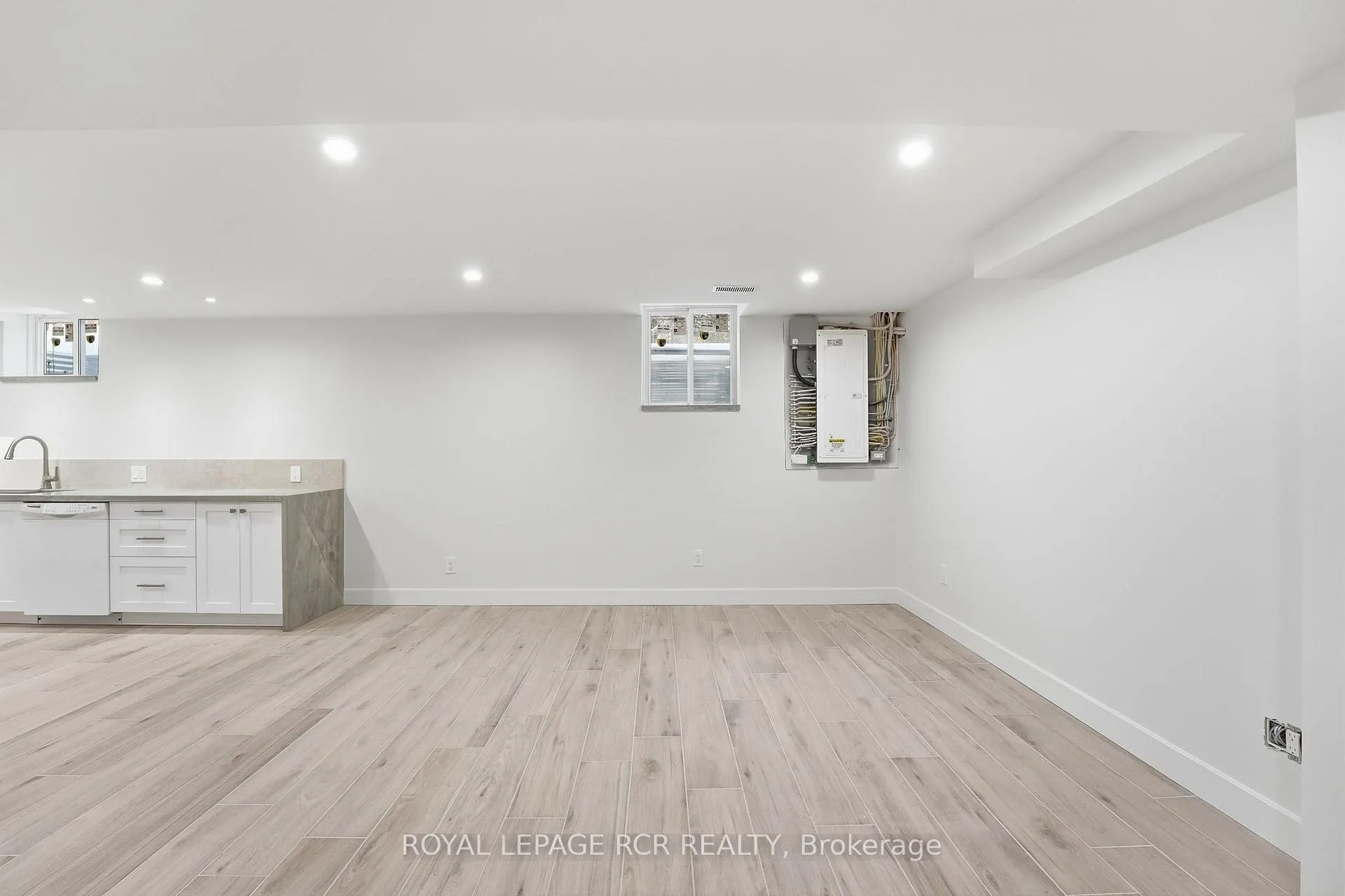 Photo 16 of 74 Old Yonge Street, Aurora, Aurora Village — HOMEH