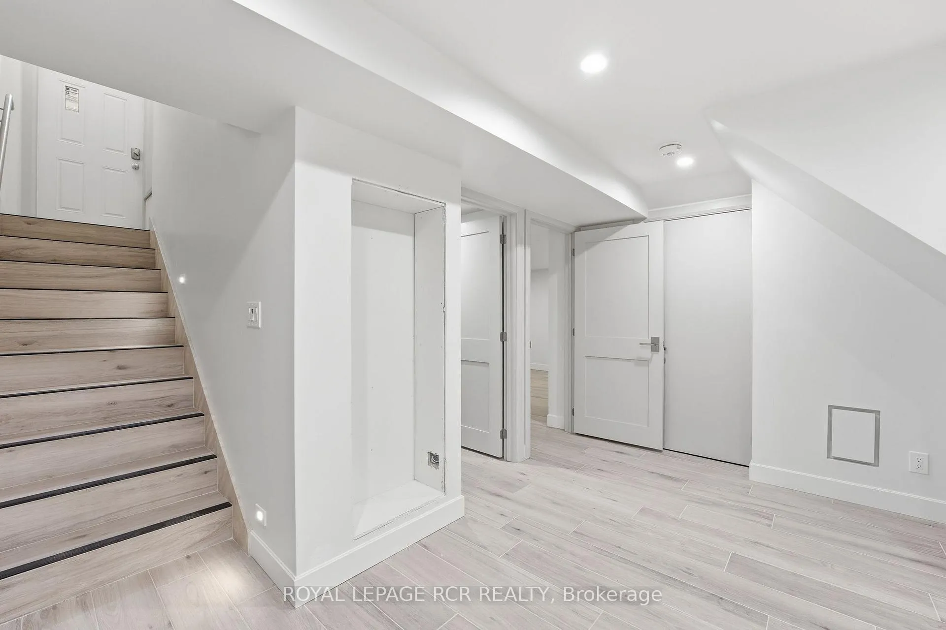 Photo 17 of 74 Old Yonge Street, Aurora, Aurora Village — HOMEH