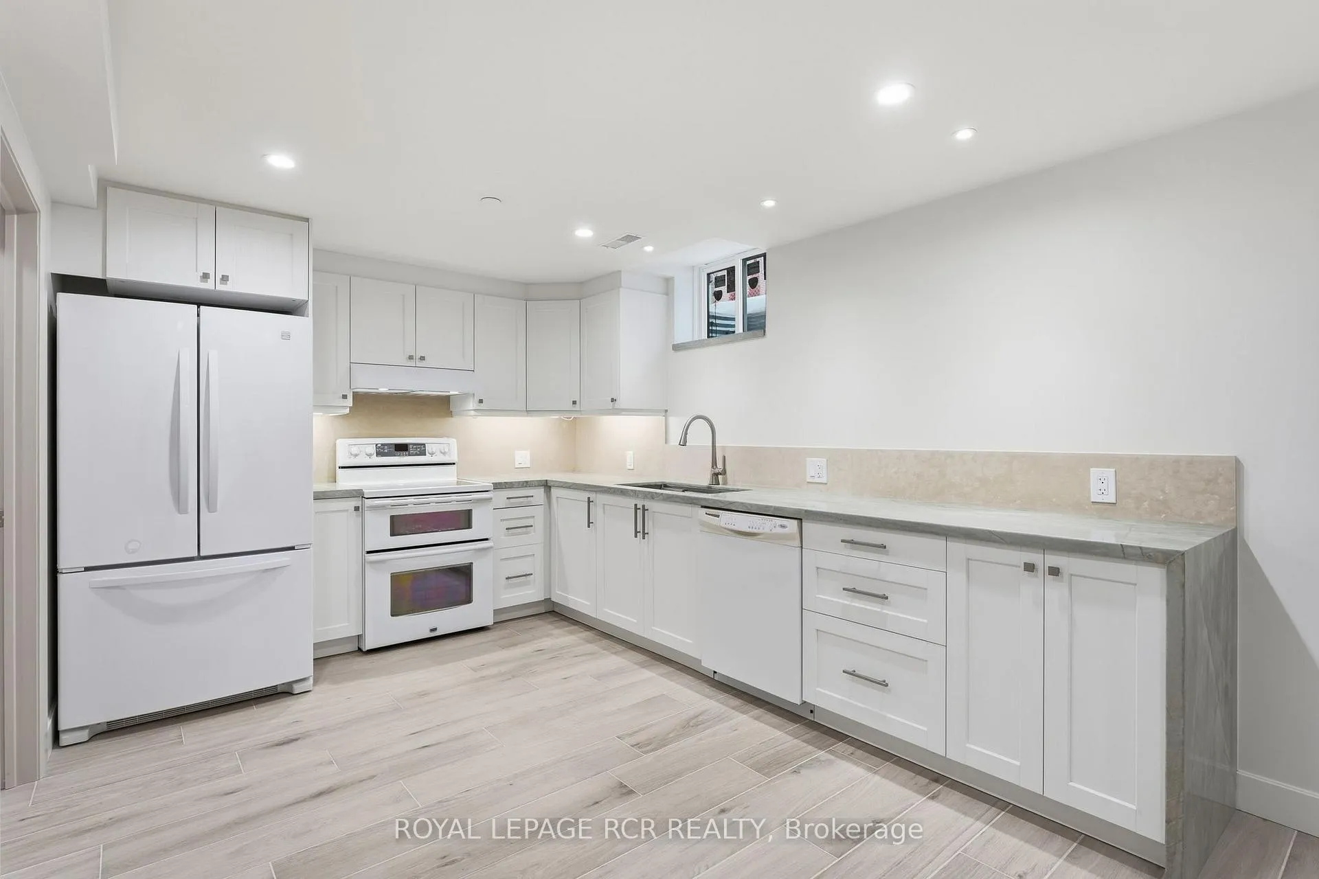 Photo 20 of 74 Old Yonge Street, Aurora, Aurora Village — HOMEH