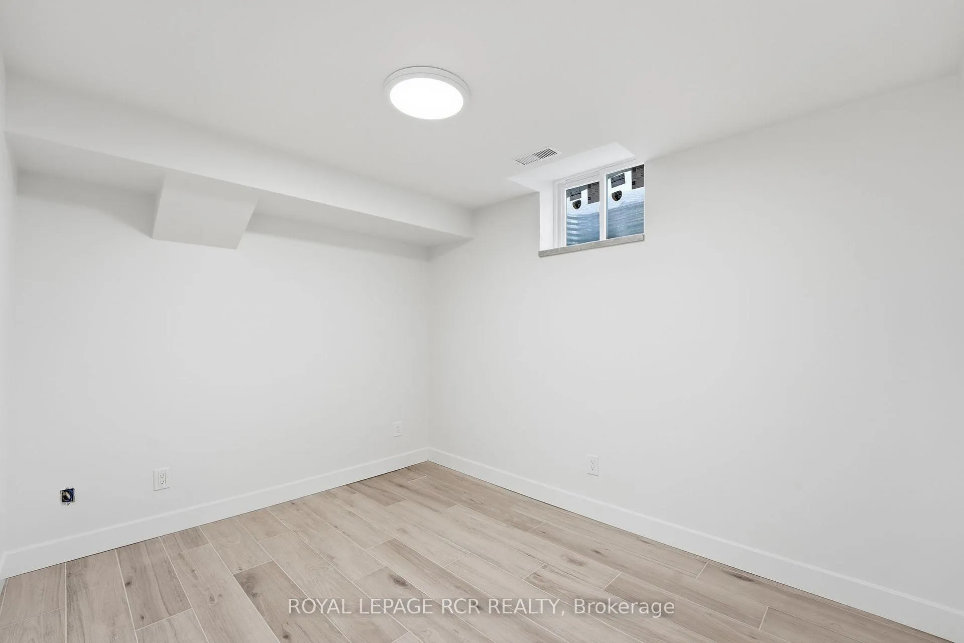Photo 25 of 74 Old Yonge Street, Aurora, Aurora Village — HOMEH
