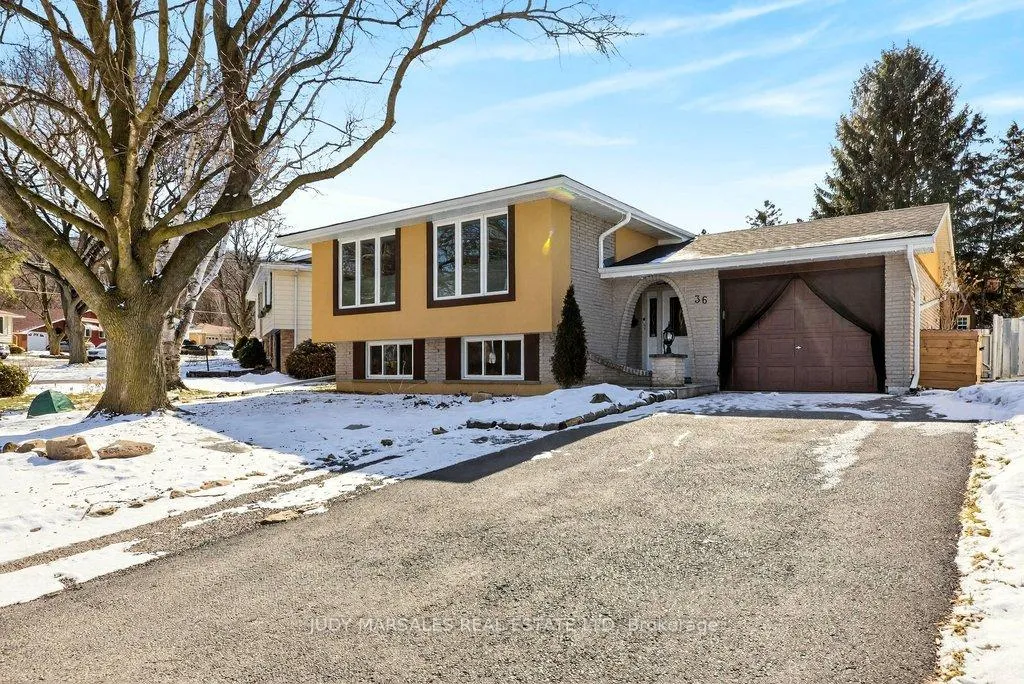 Photo 1 of 36 Hanover Place, Hamilton, Vincent — HOMEH