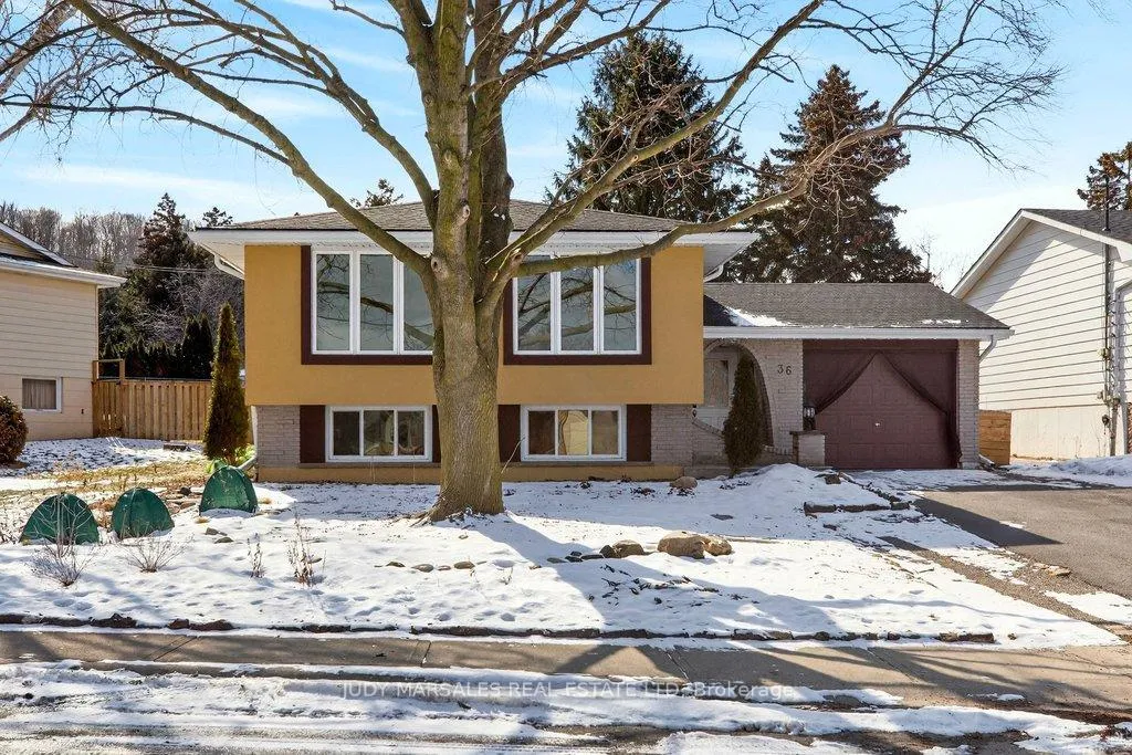 Photo 2 of 36 Hanover Place, Hamilton, Vincent — HOMEH