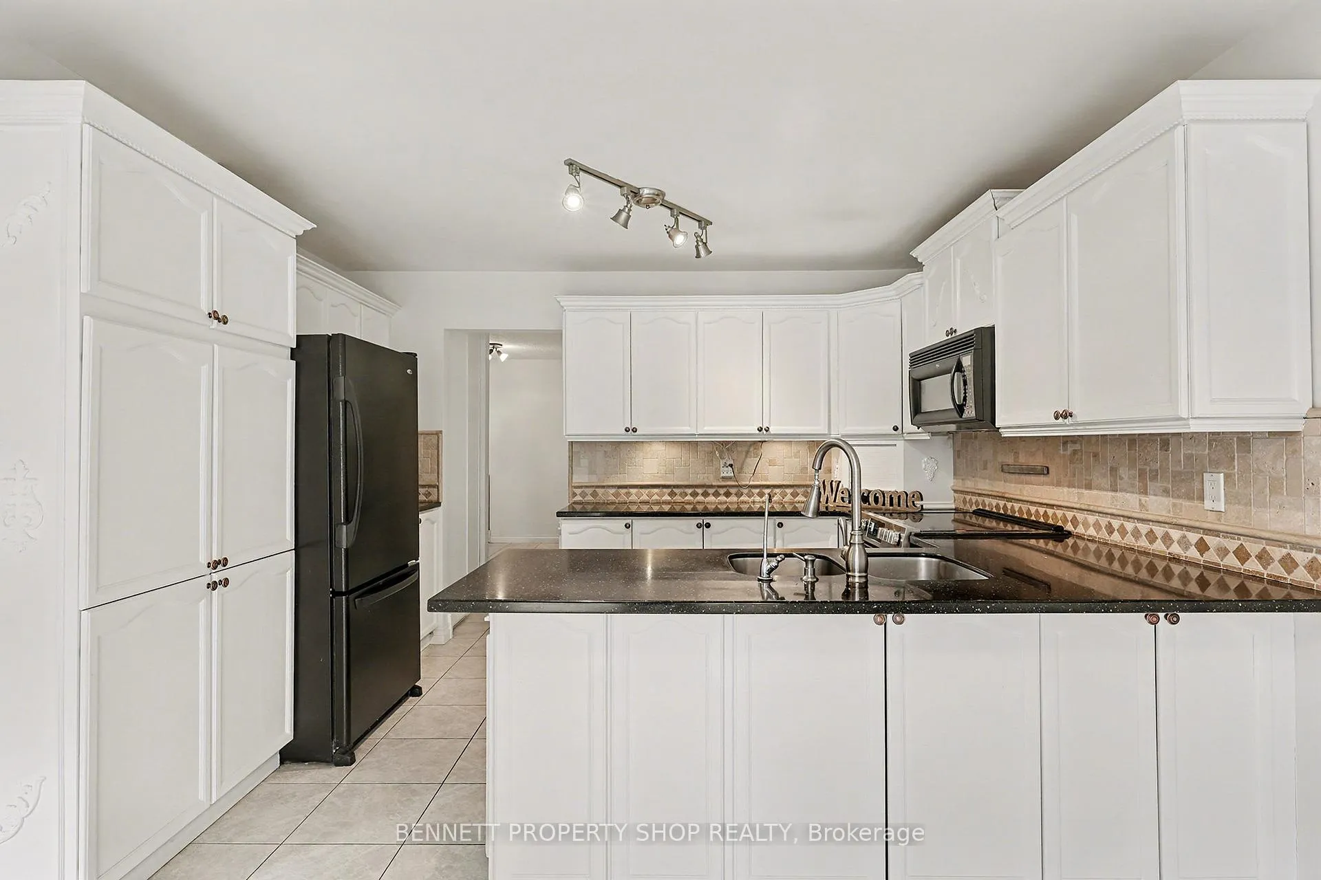 Photo 6 of 18 Shetland Way, Ottawa, Kanata - Bridlewood — HOMEH