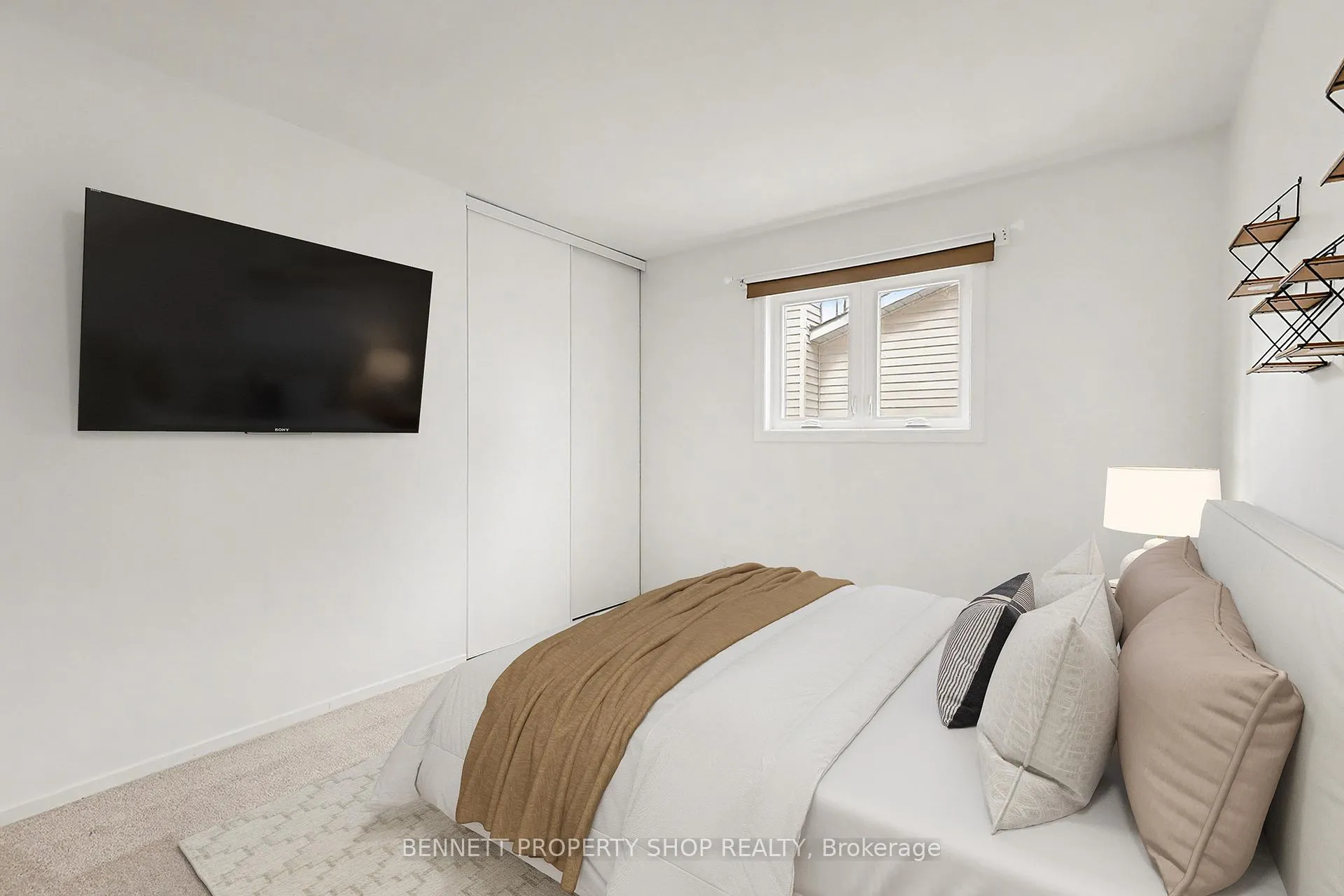 Photo 12 of 18 Shetland Way, Ottawa, Kanata - Bridlewood — HOMEH