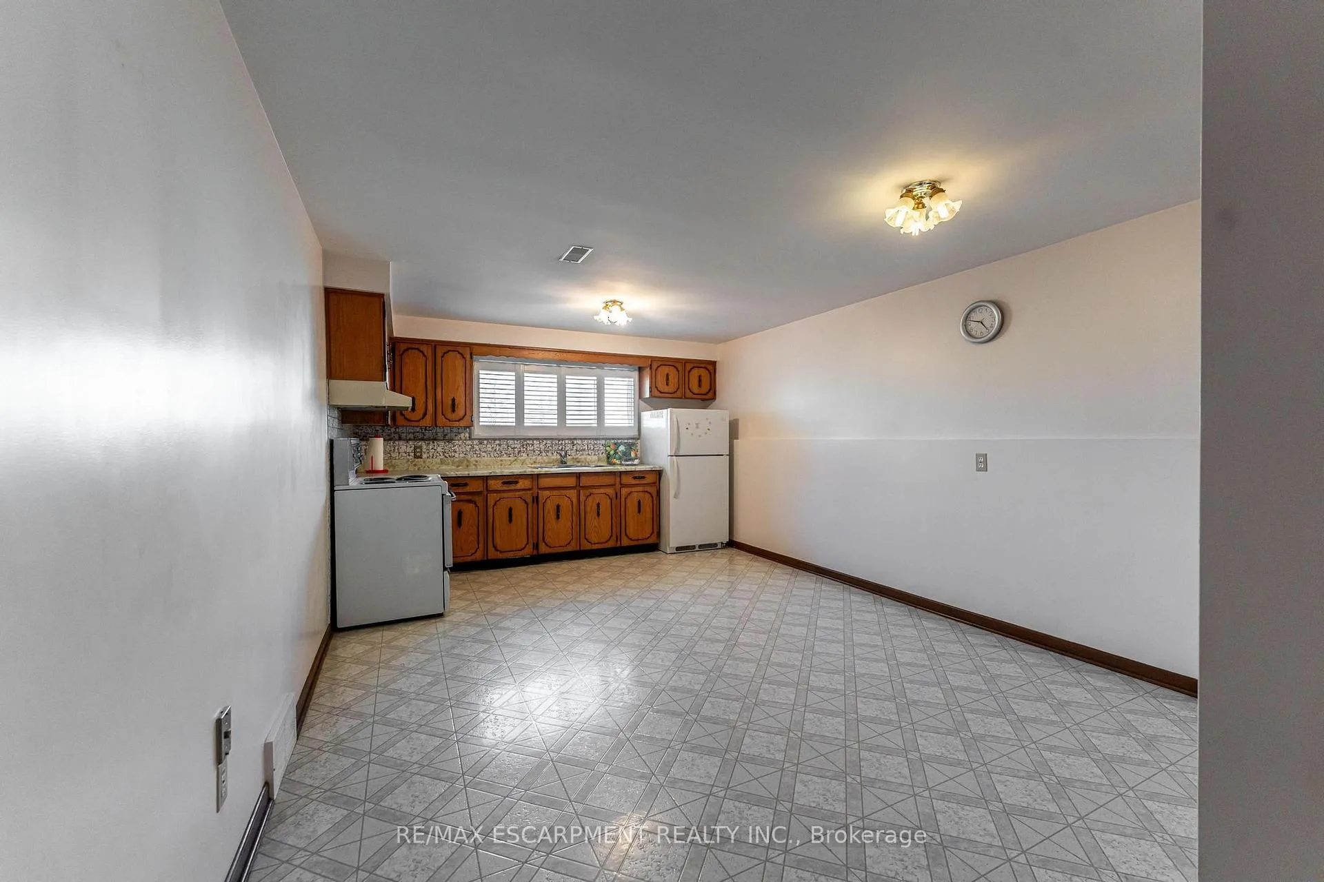 Photo 18 of 14 Eagleson Drive, St. Catharines, Carlton/Bunting — HOMEH