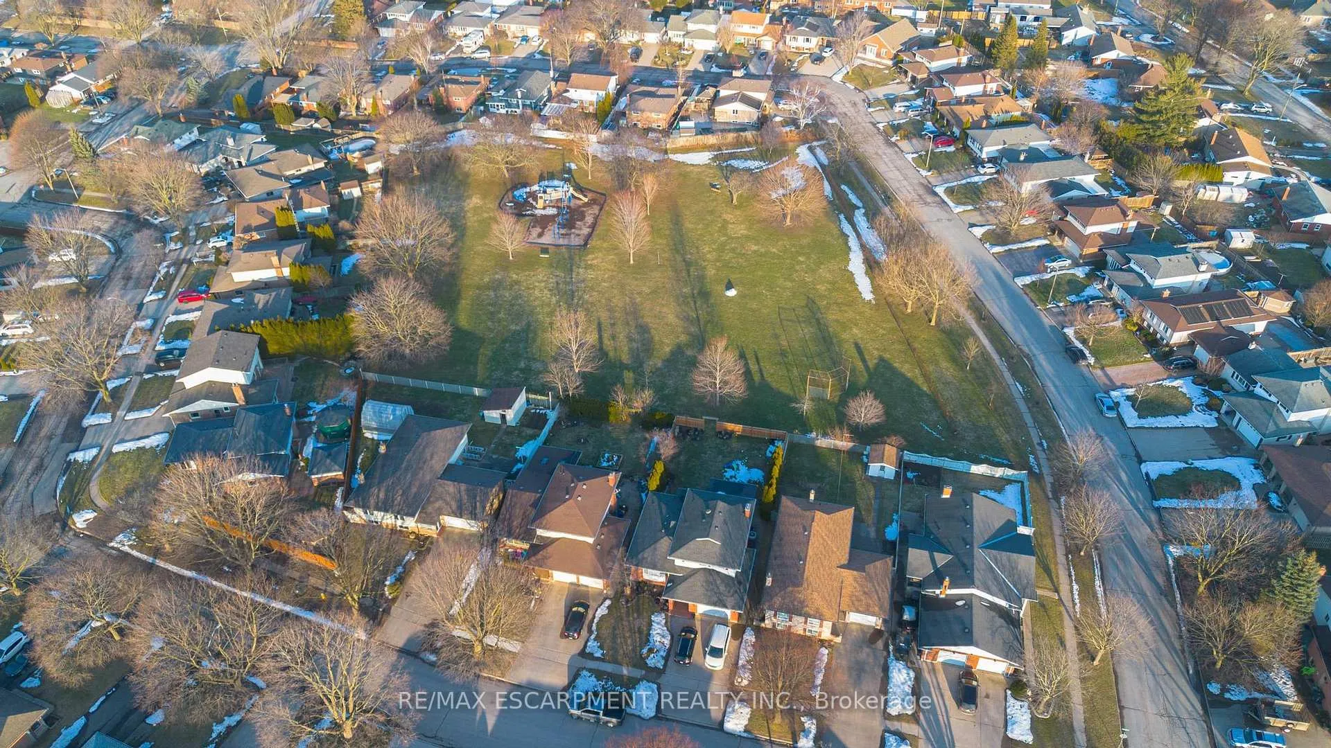 Photo 30 of 14 Eagleson Drive, St. Catharines, Carlton/Bunting — HOMEH