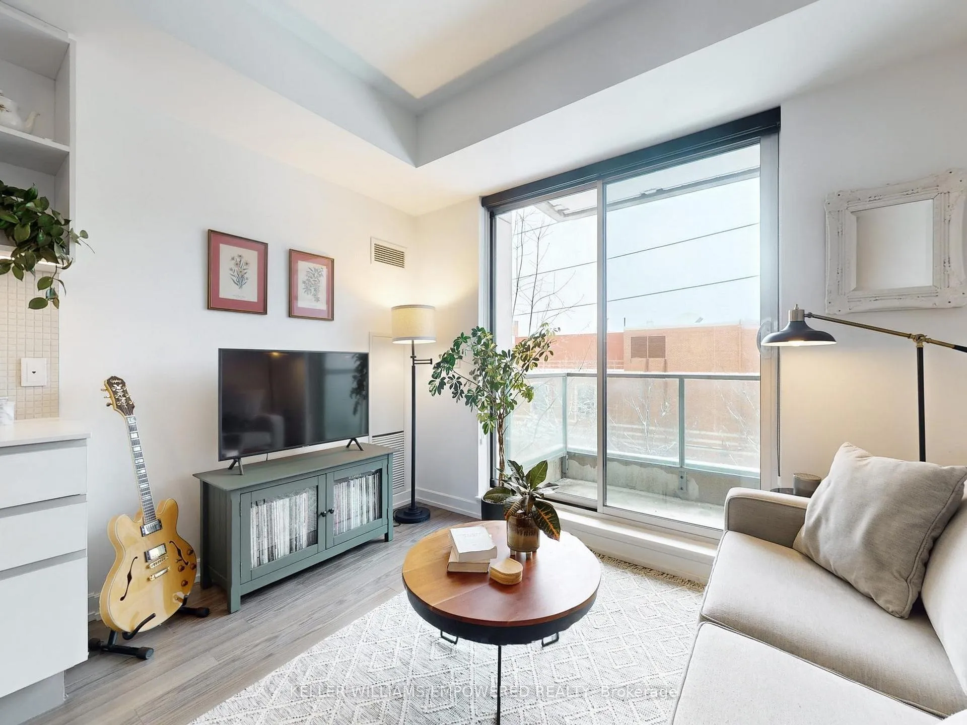 Photo 1 of Unit 307, 377 Madison Avenue, Toronto, Casa Loma — HOMEH